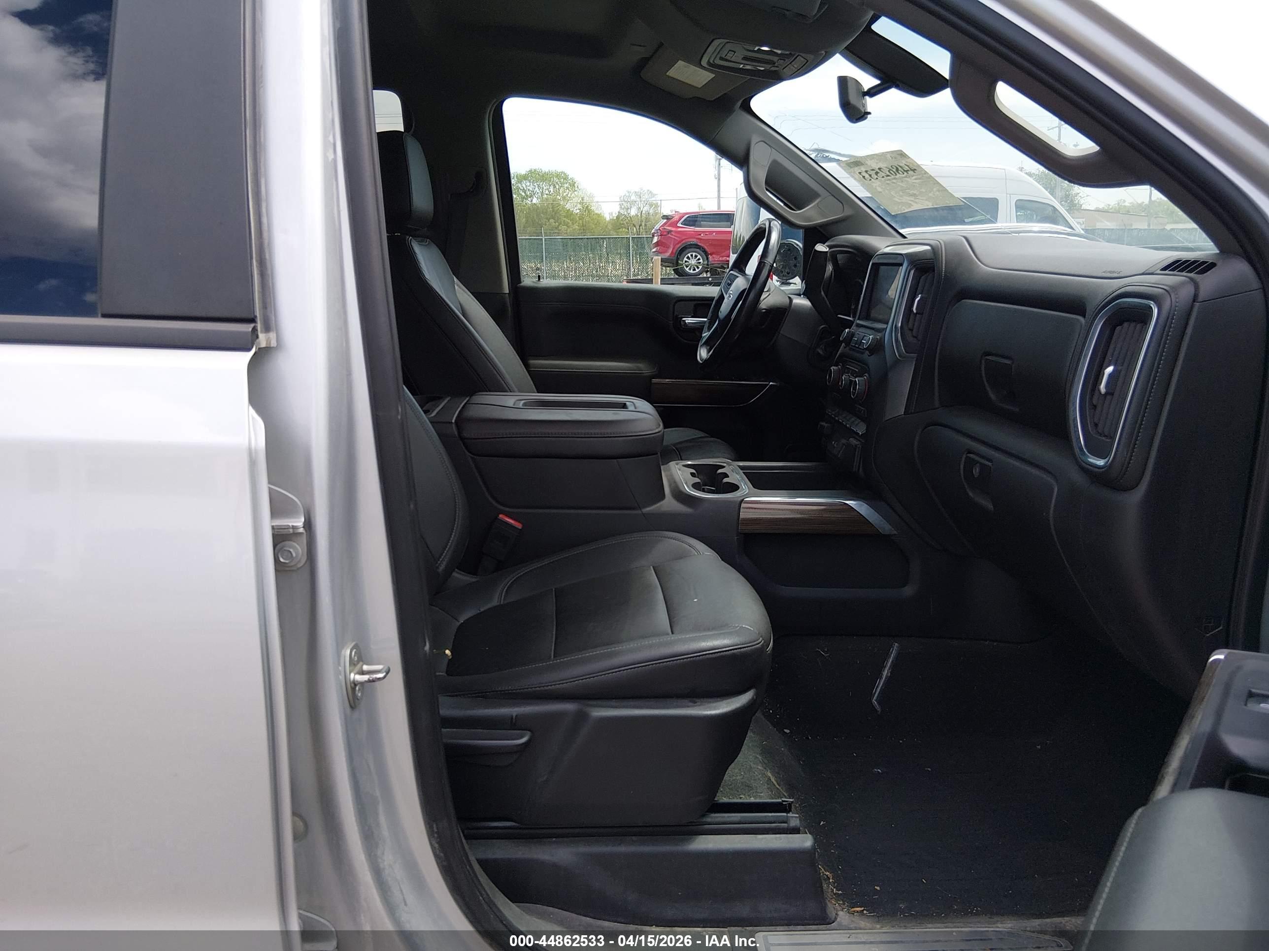CHEVROLET SILVERADO image 5