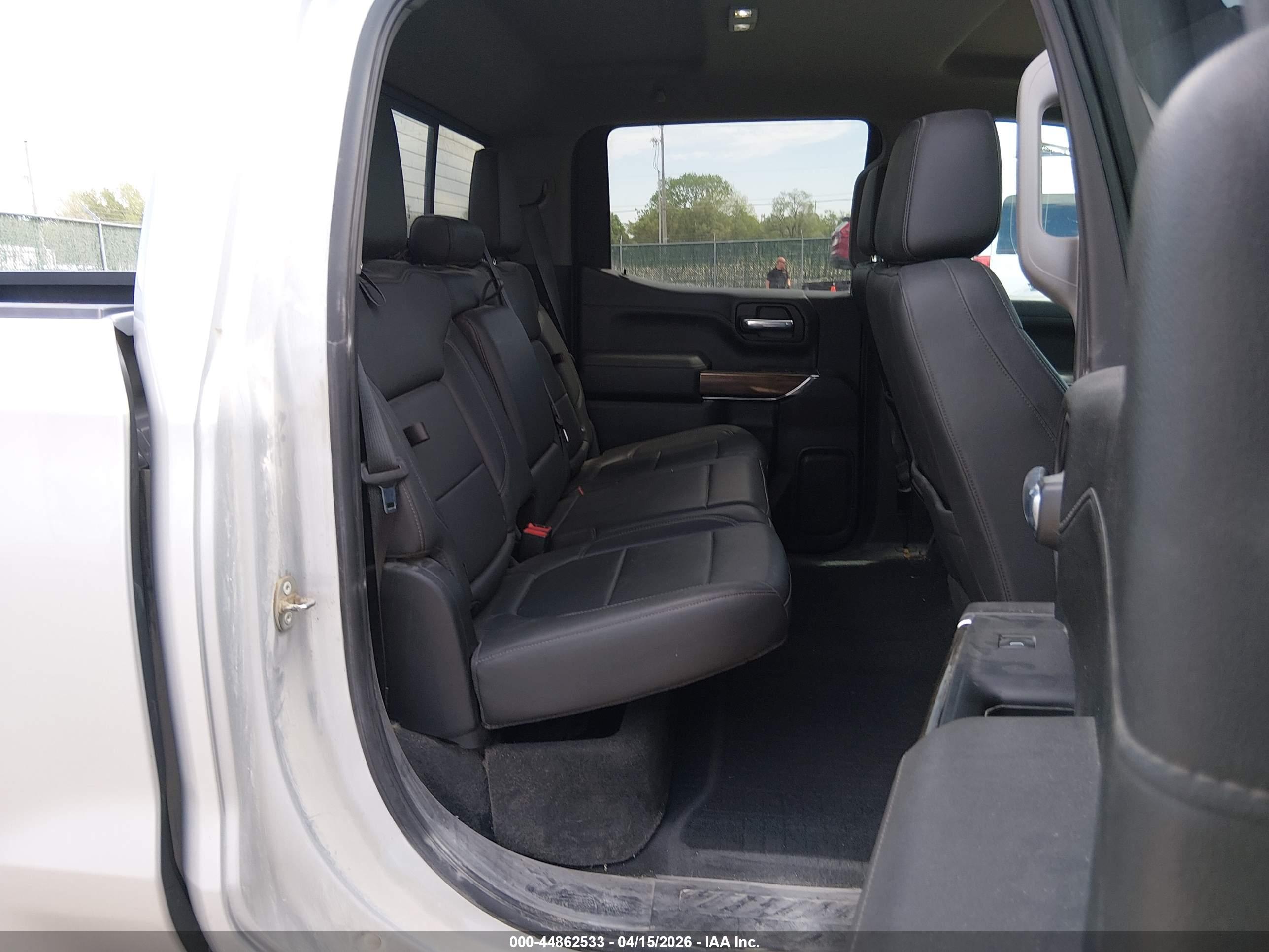 CHEVROLET SILVERADO image 8
