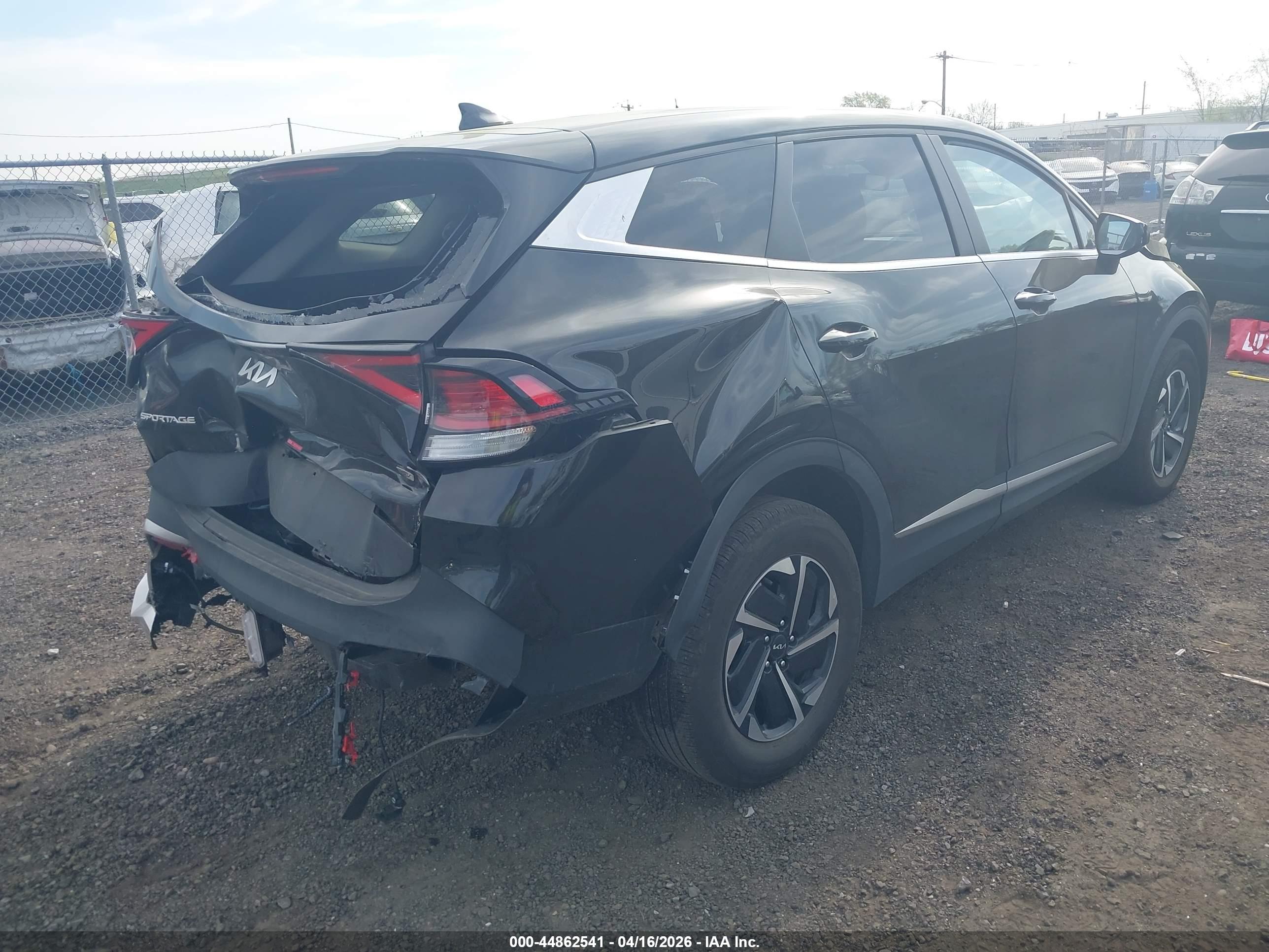 KIA SPORTAGE image 4