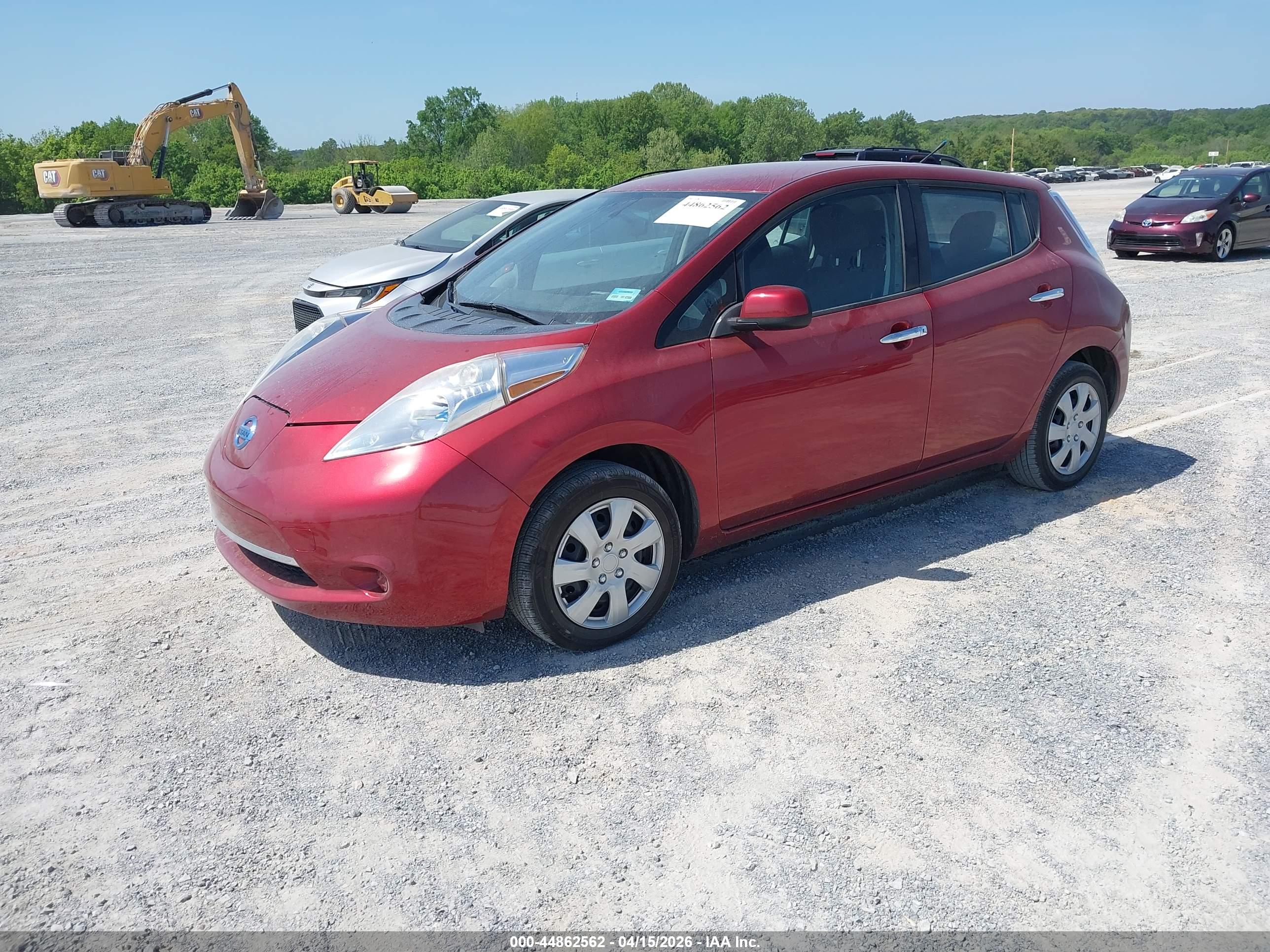NISSAN LEAF image 6
