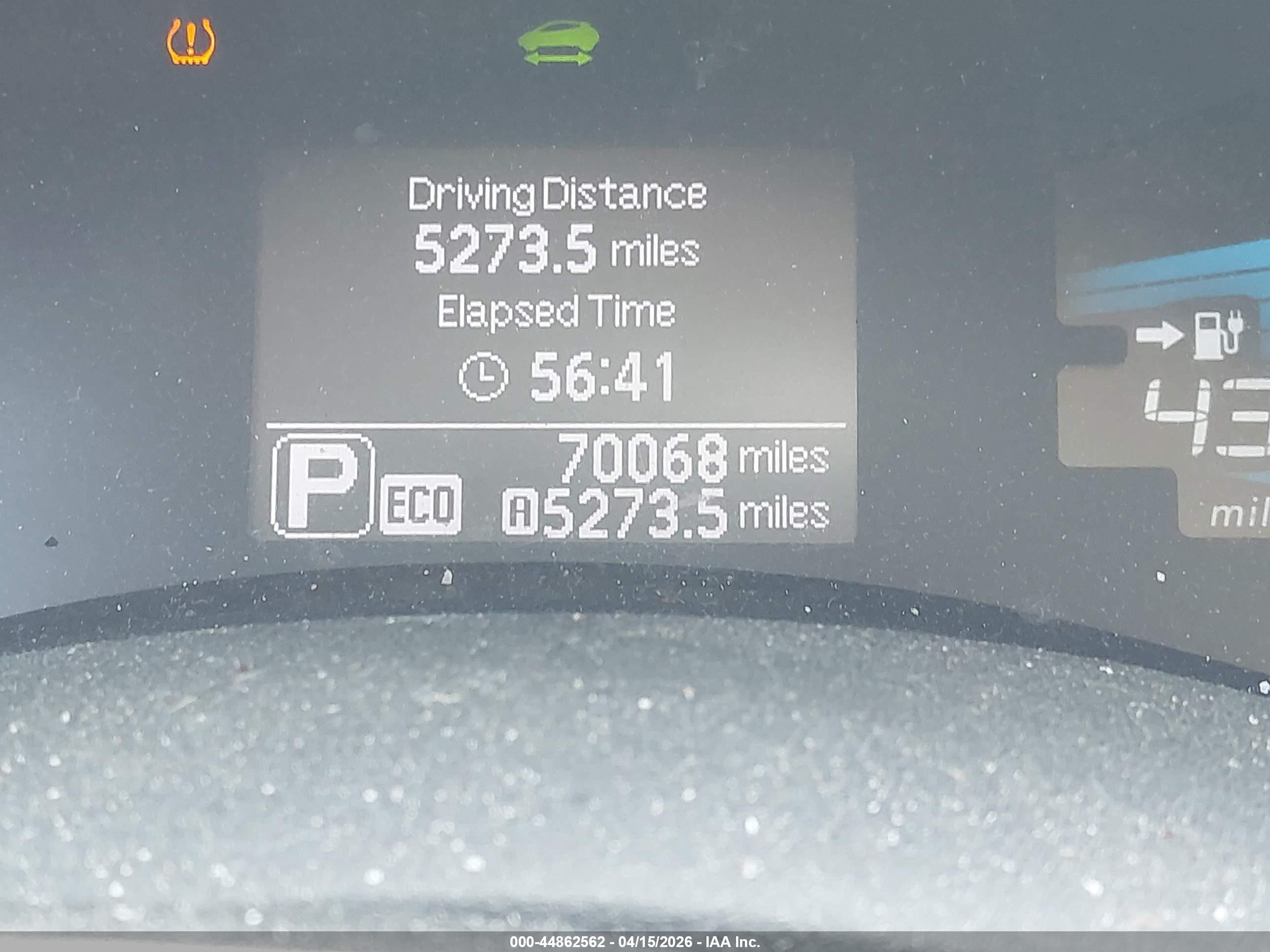 NISSAN LEAF image 7