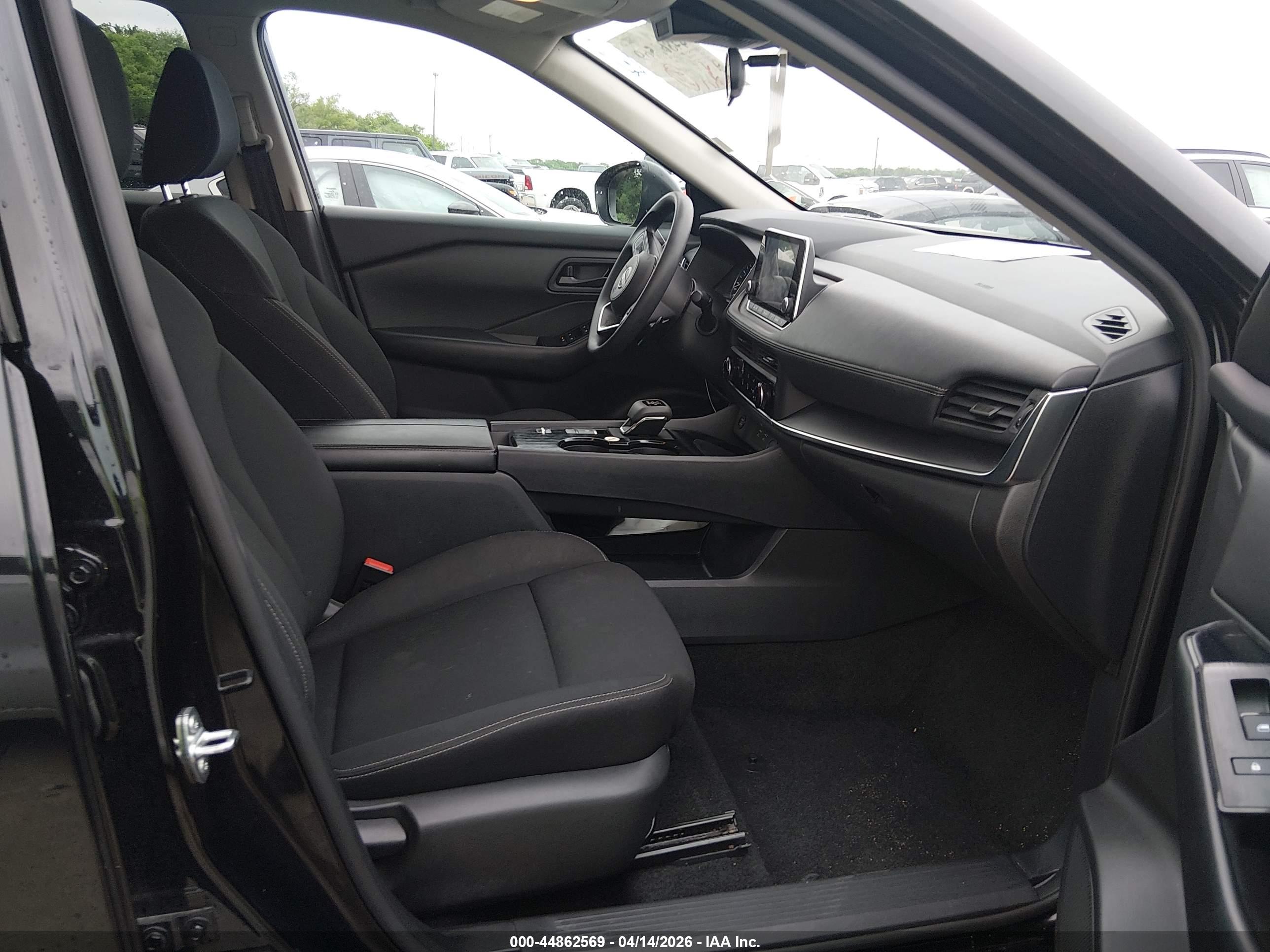 NISSAN ROGUE image 5