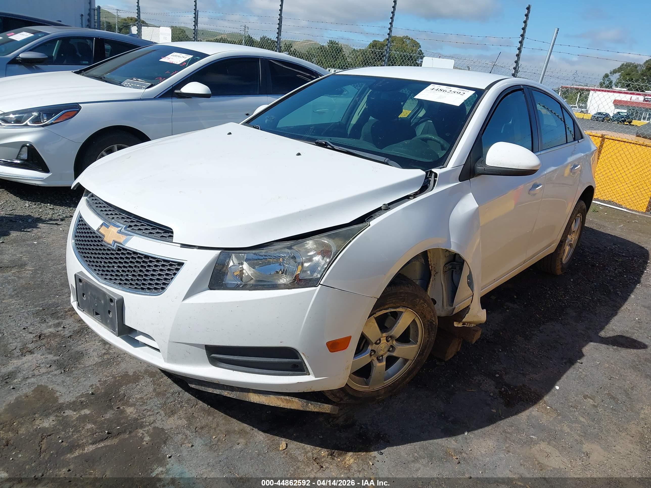CHEVROLET CRUZE image 2