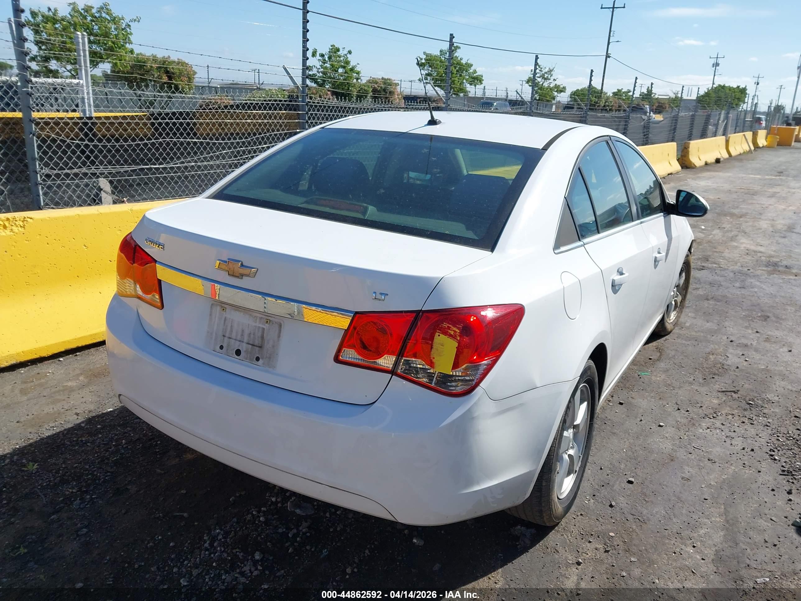 CHEVROLET CRUZE image 4