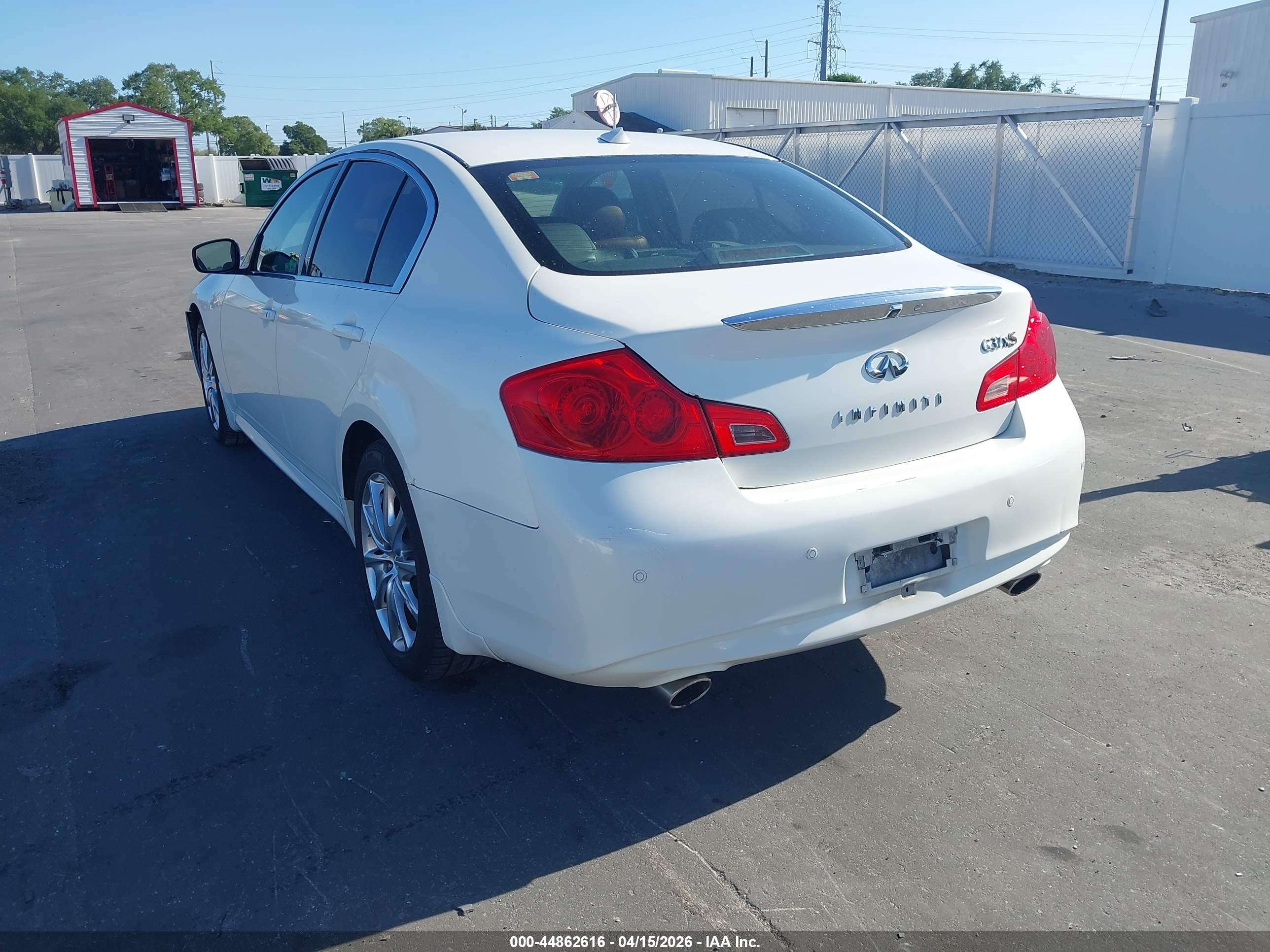 INFINITI G37X image 3