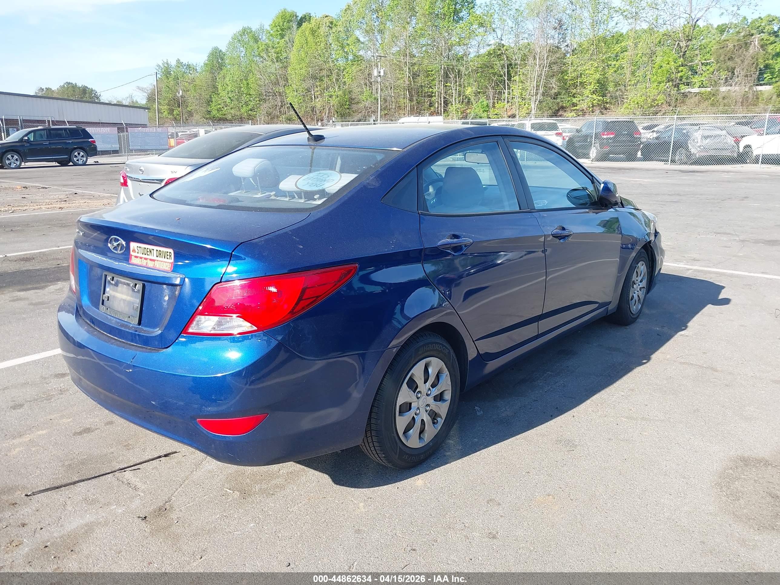 HYUNDAI ACCENT image 4