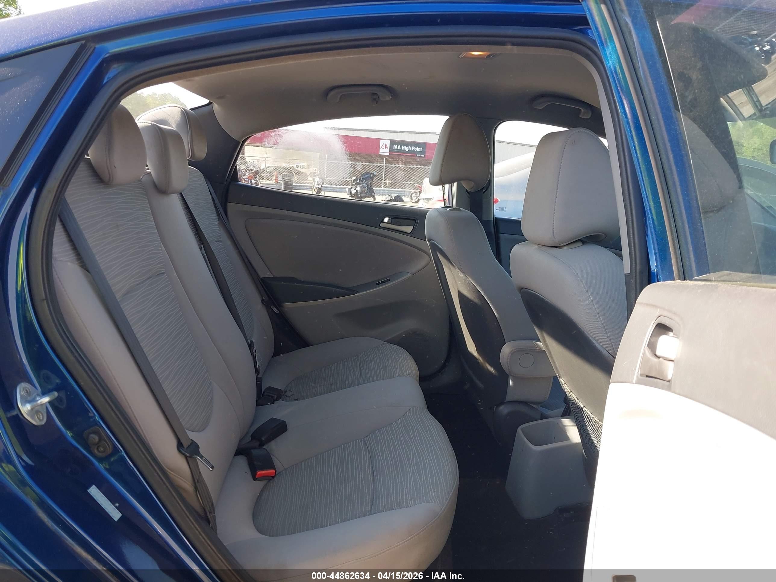 HYUNDAI ACCENT image 8