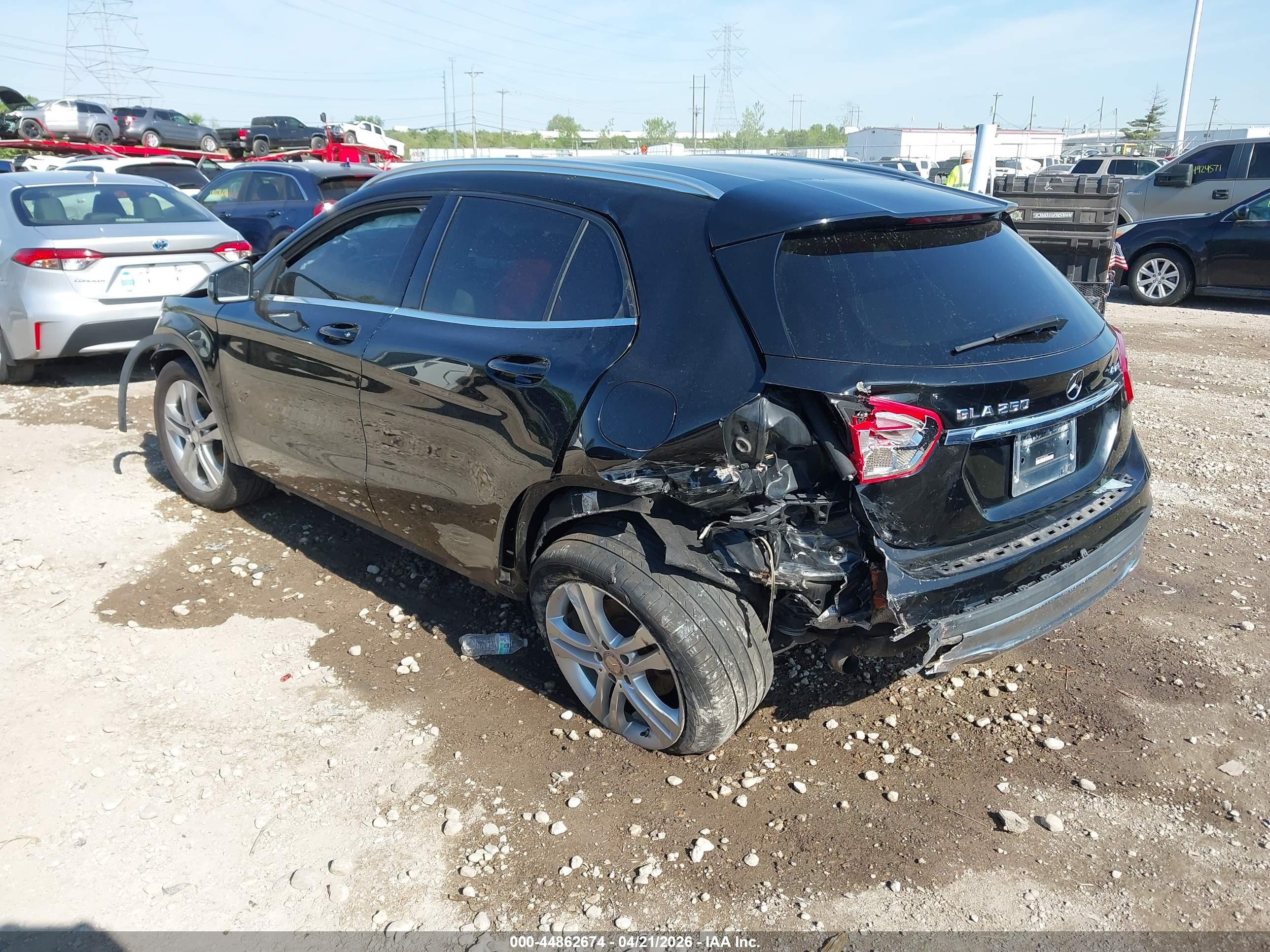 MERCEDES-BENZ GLA image 3