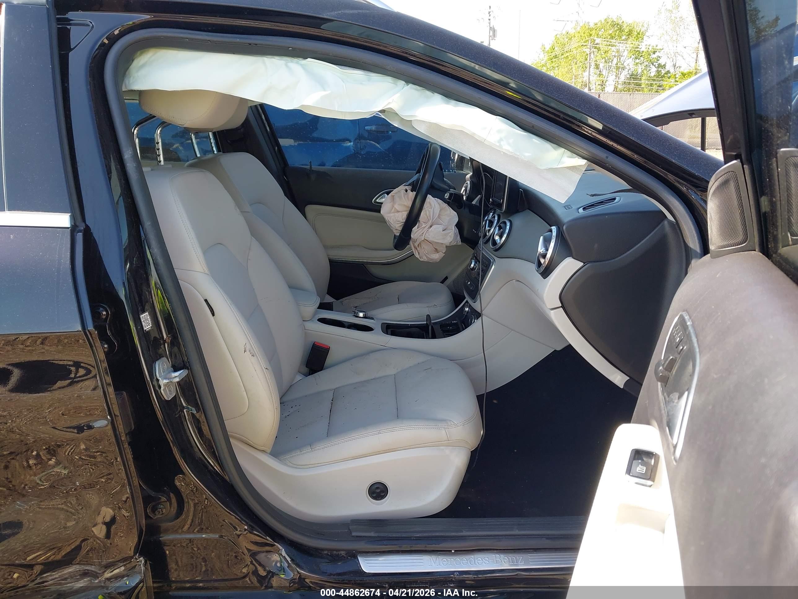 MERCEDES-BENZ GLA image 5