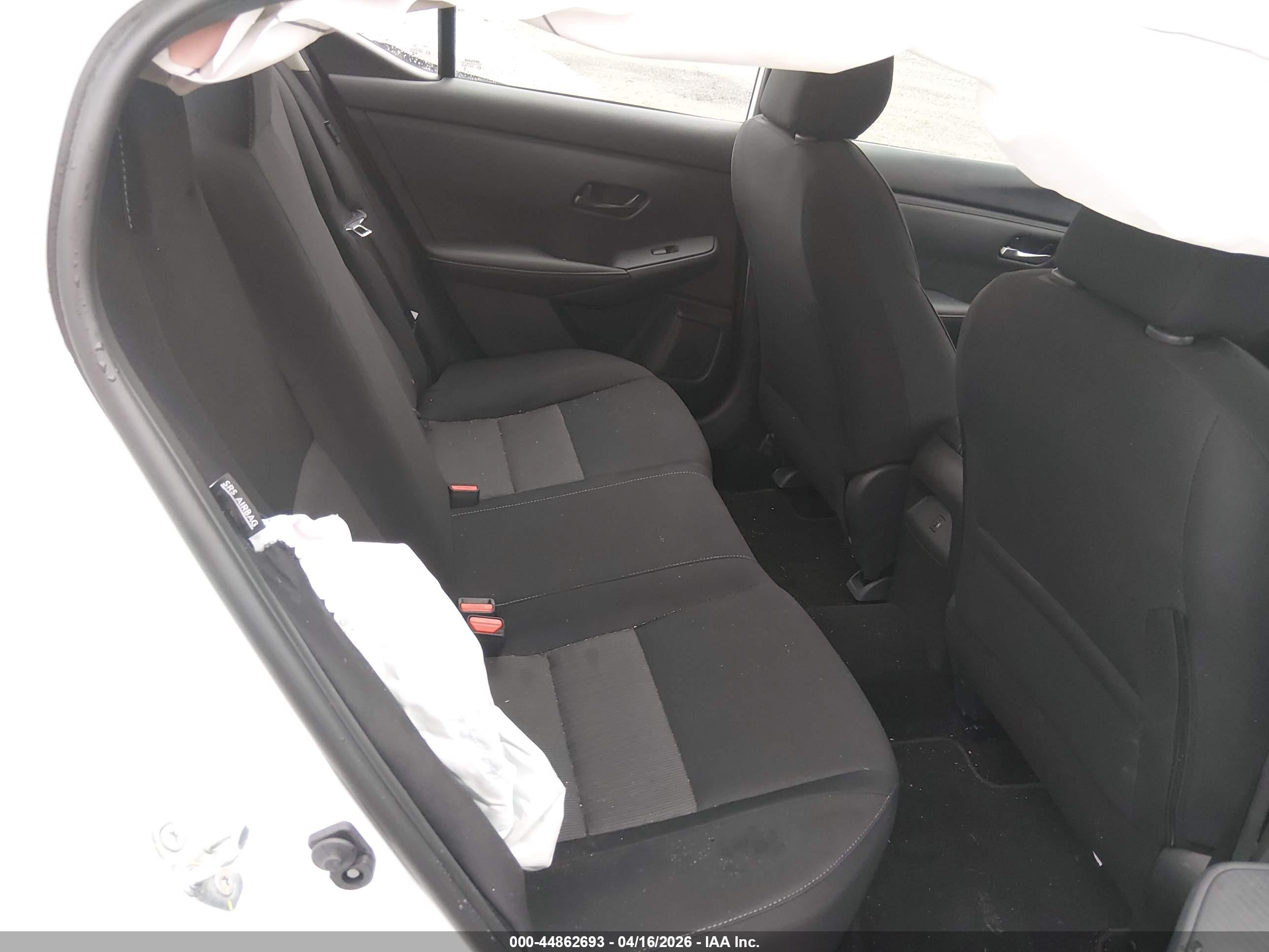NISSAN SENTRA image 8