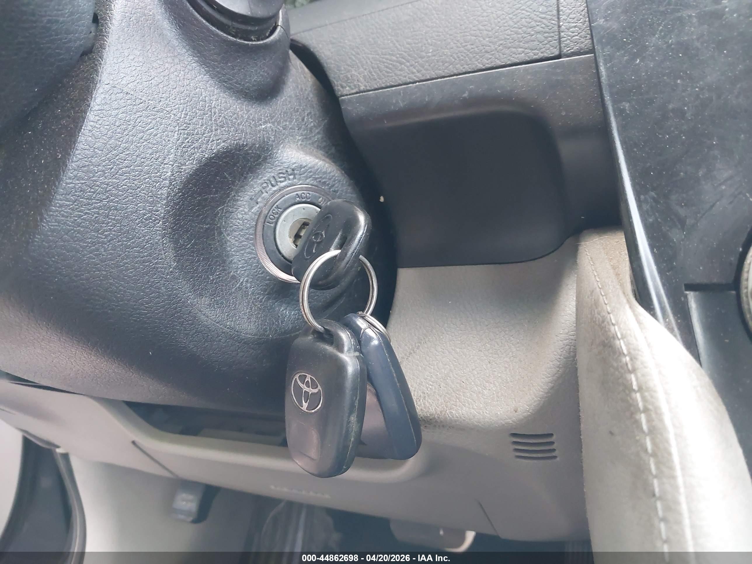 TOYOTA CAMRY image 11