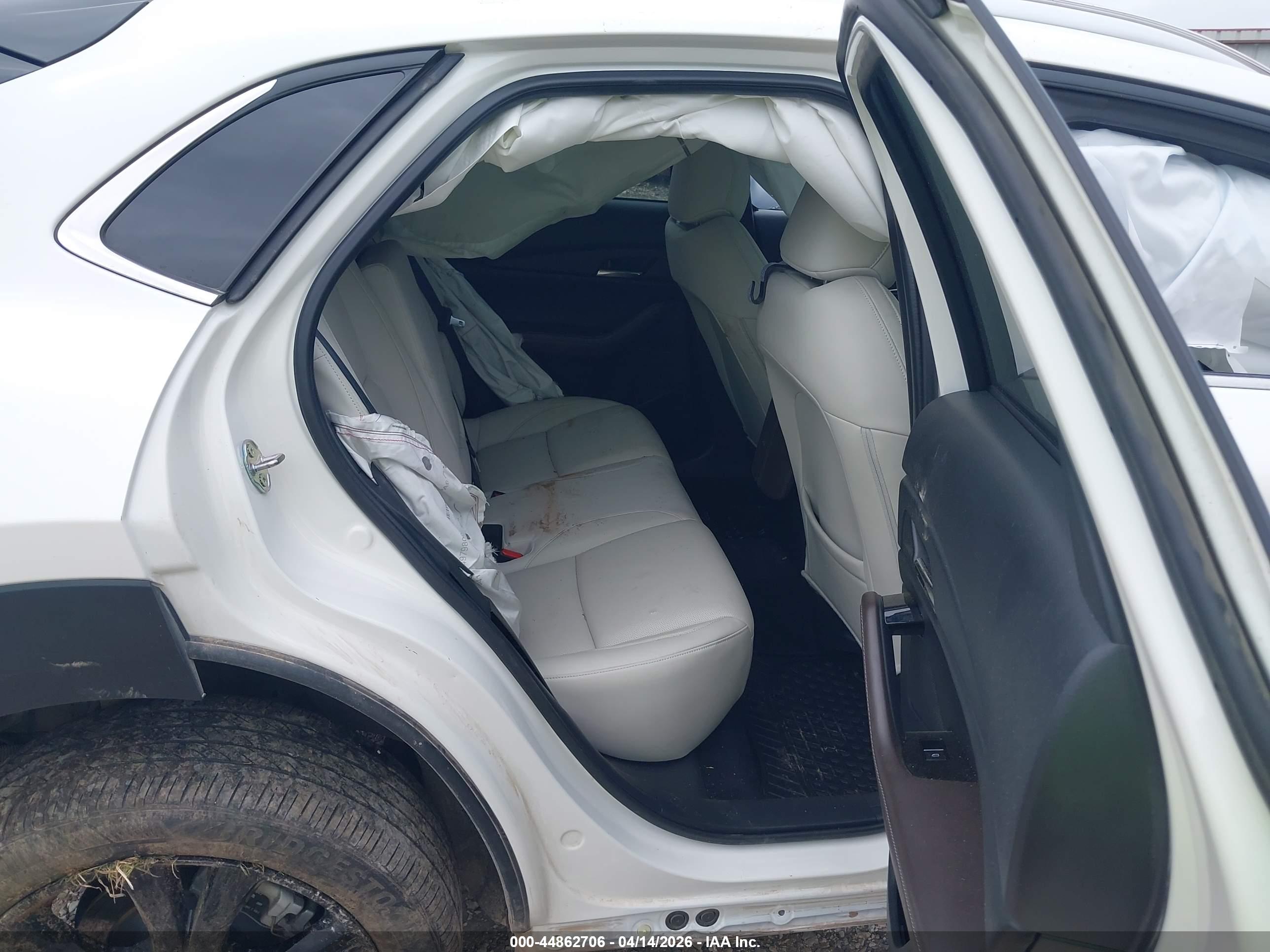 MAZDA CX-30 image 8