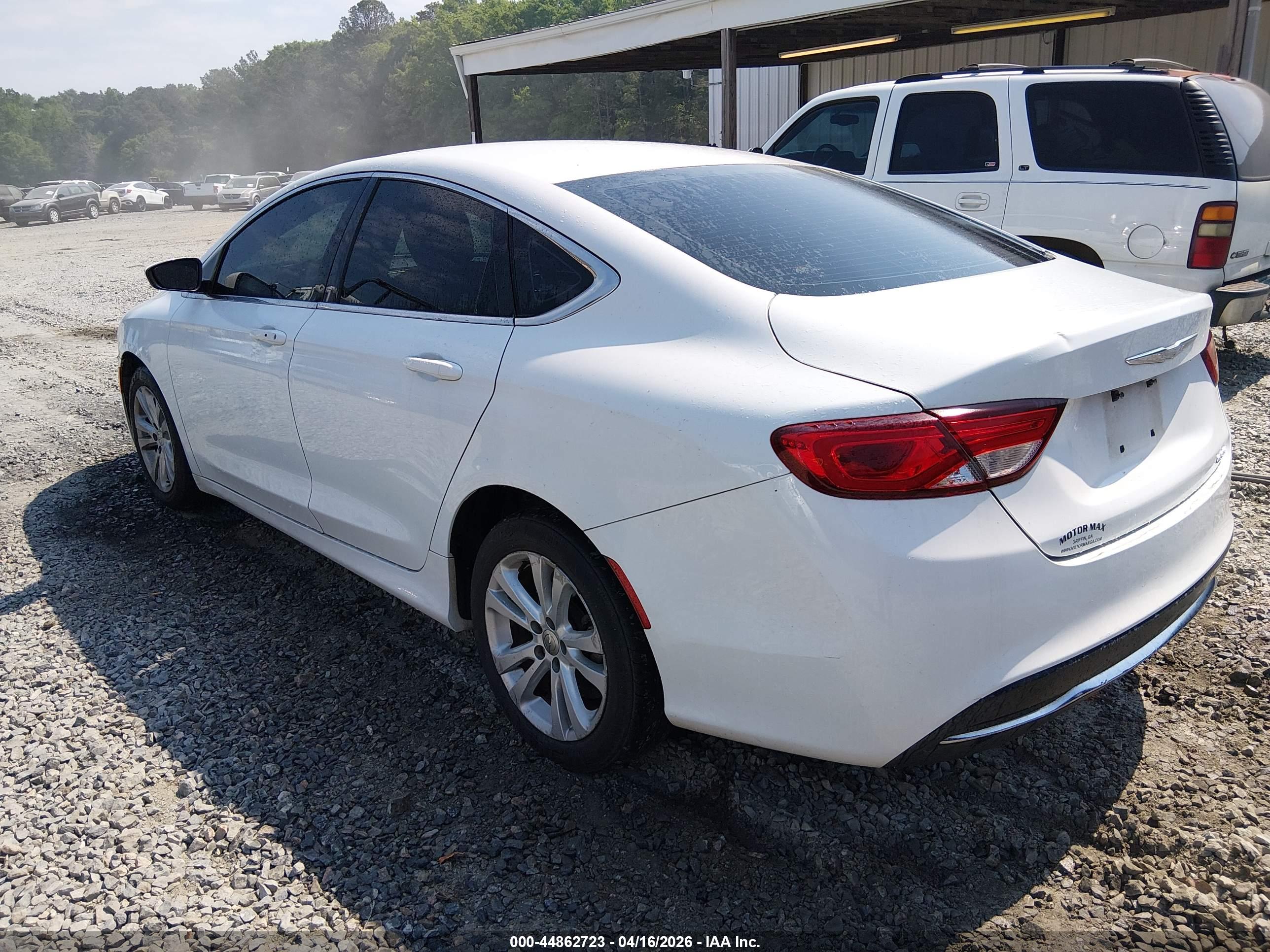 CHRYSLER 200 image 3