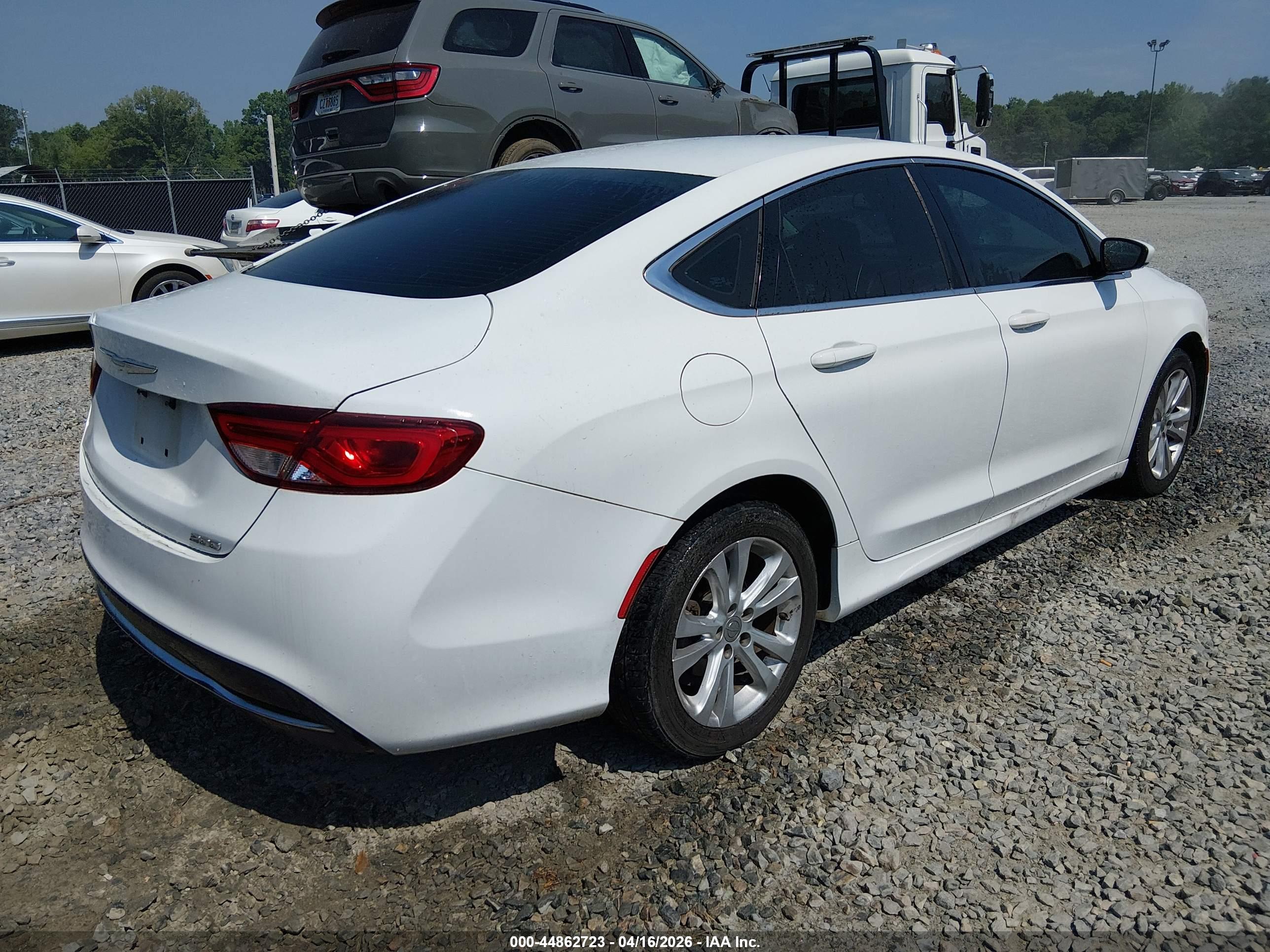 CHRYSLER 200 image 4