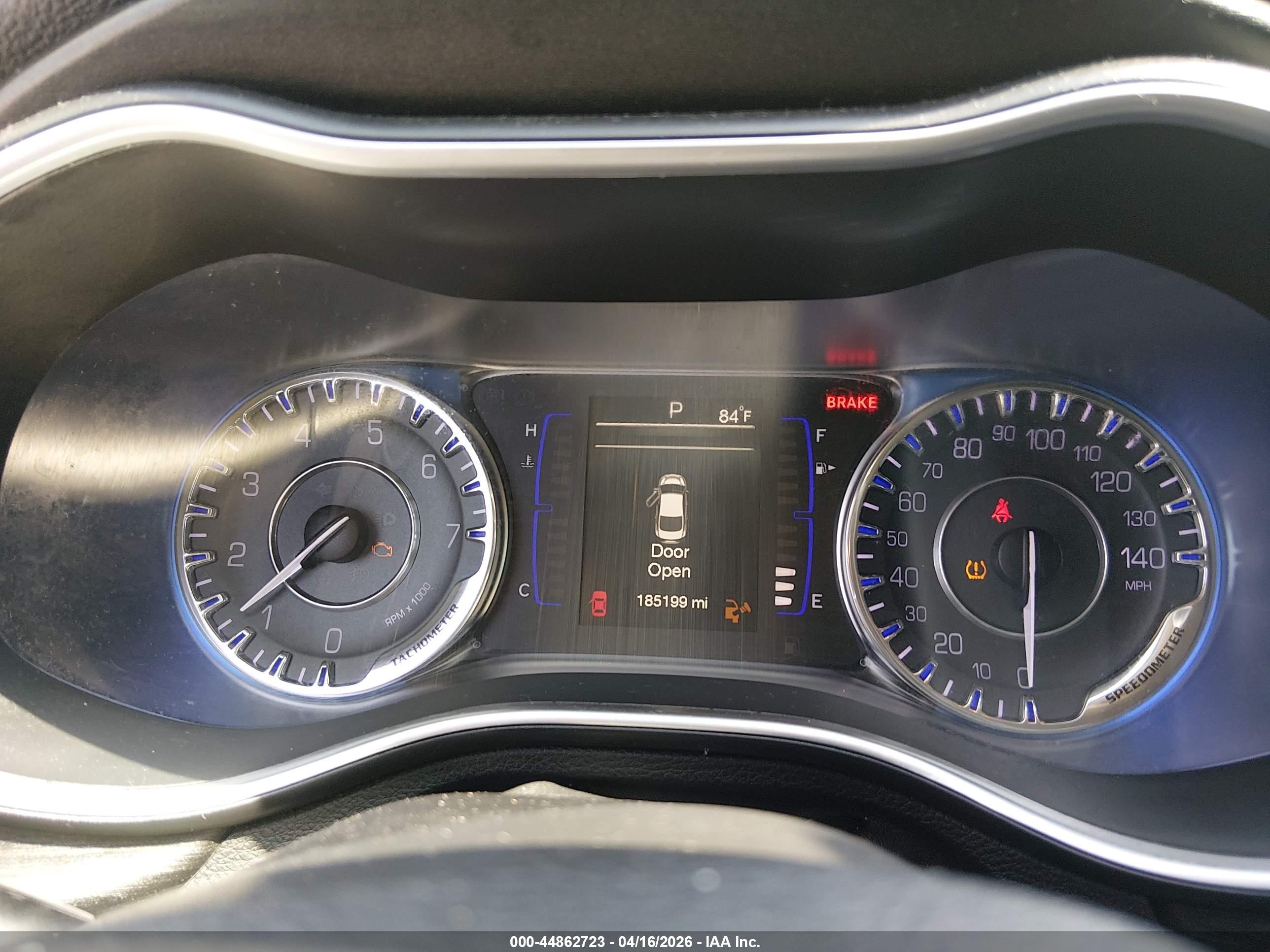 CHRYSLER 200 image 7
