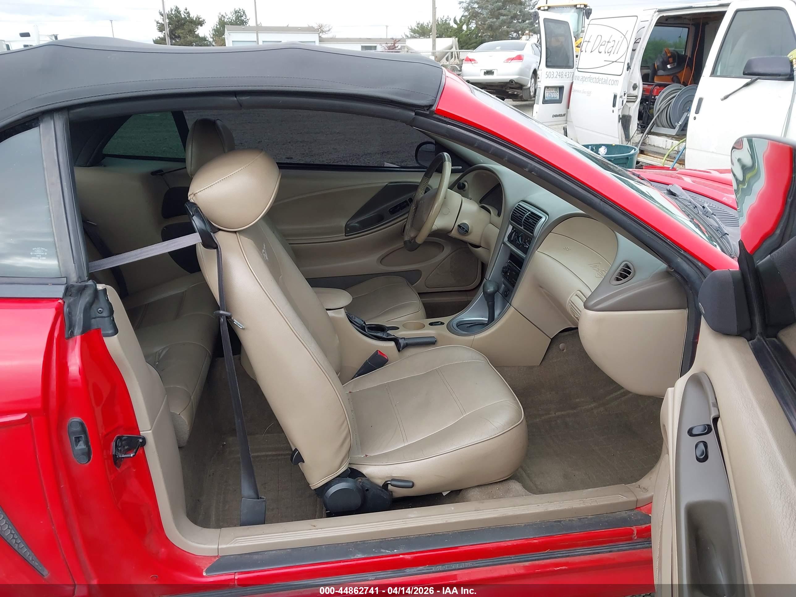 FORD MUSTANG image 5