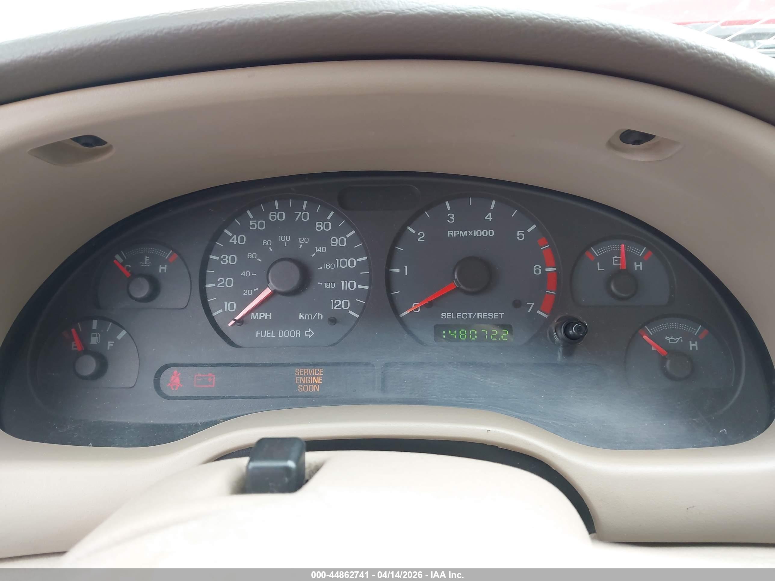 FORD MUSTANG image 7