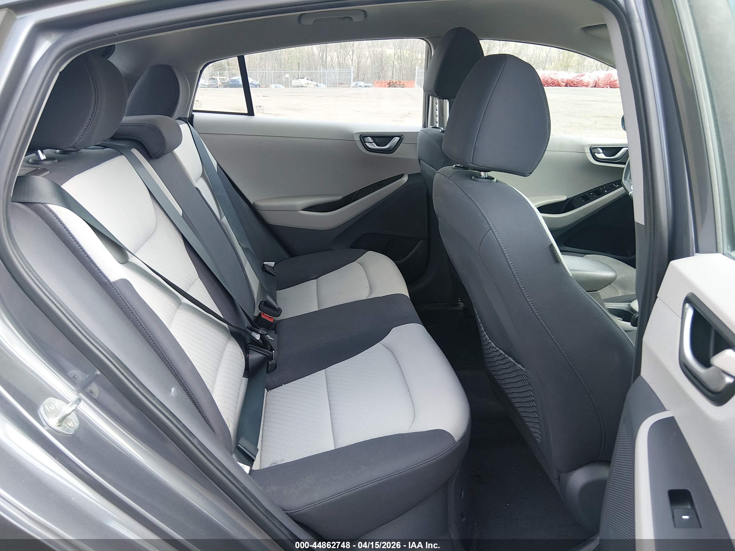 HYUNDAI IONIQ image 8