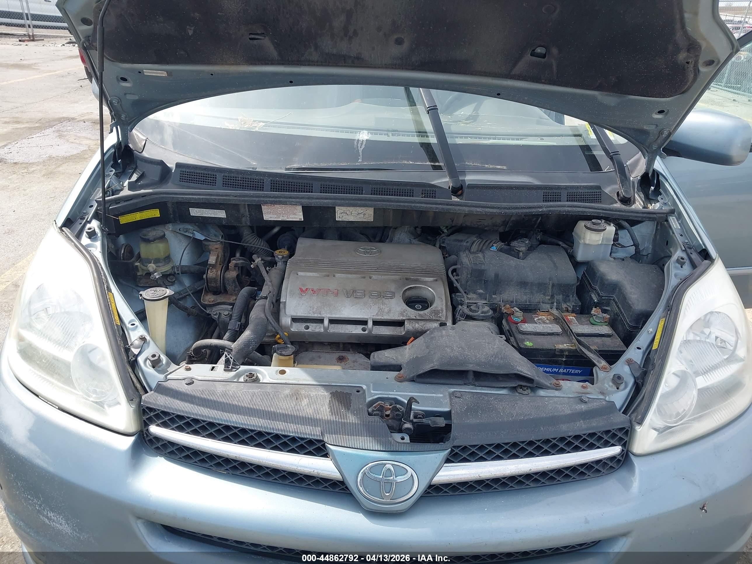 TOYOTA SIENNA image 10