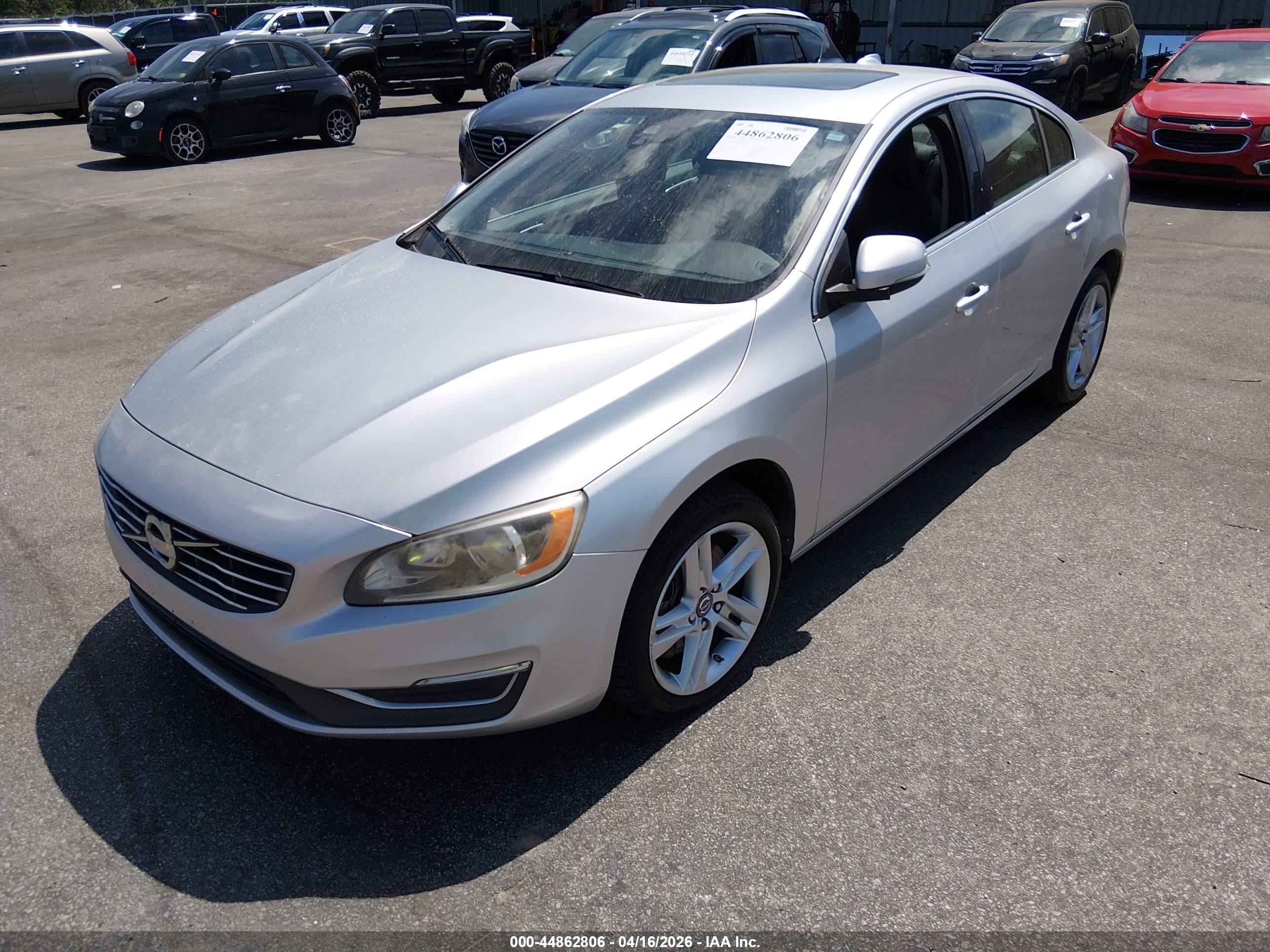 VOLVO S60 image 2