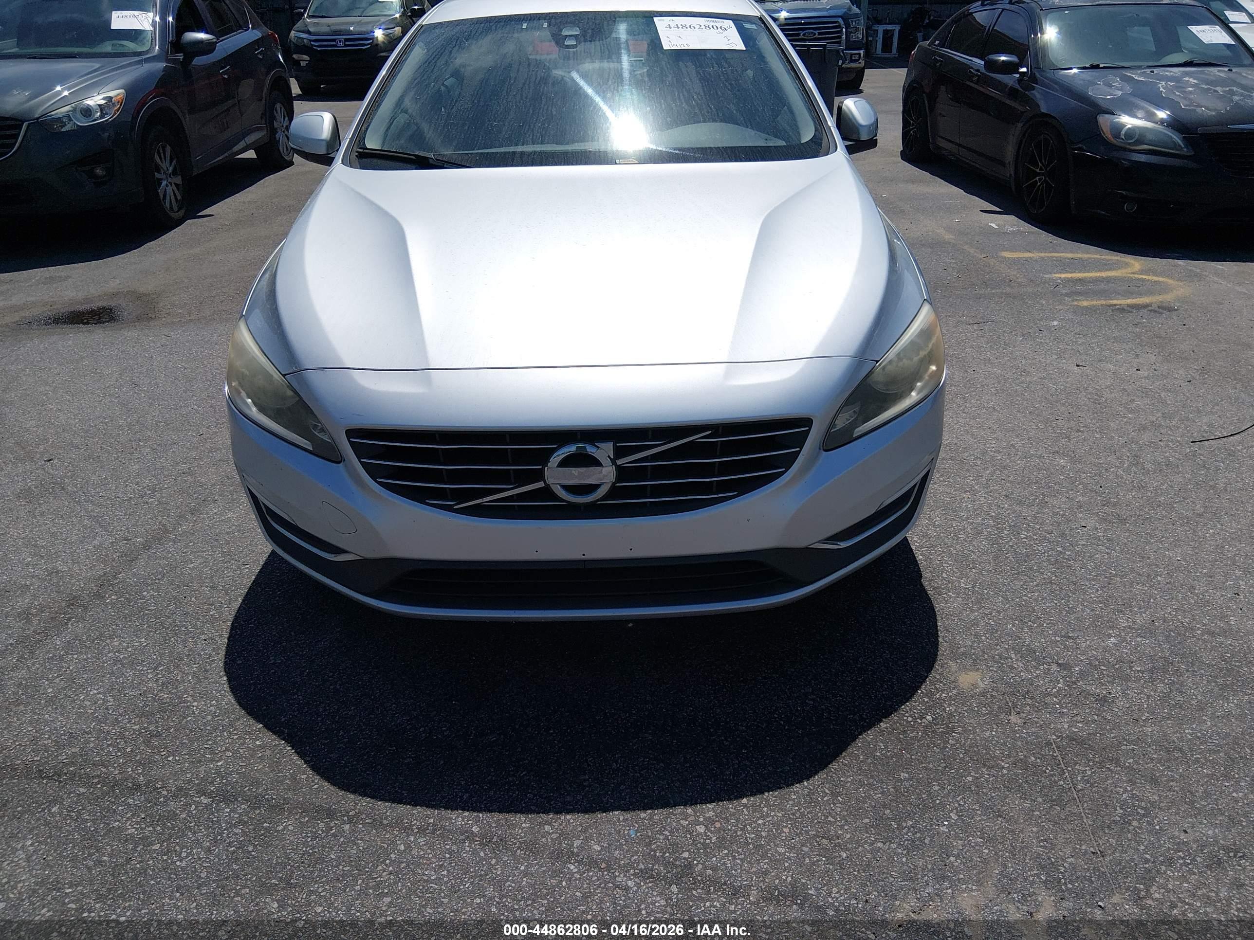VOLVO S60 image 6