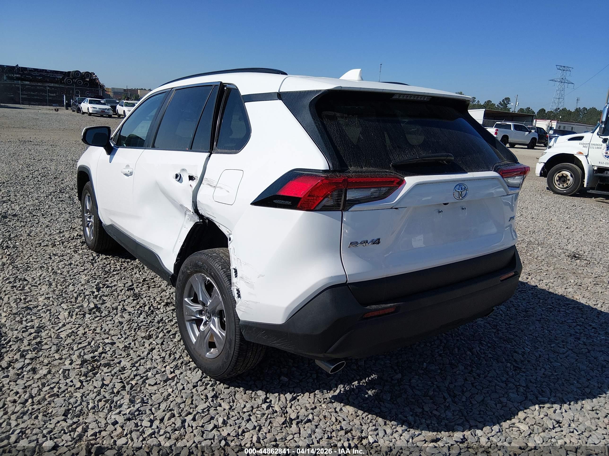 TOYOTA RAV4 image 3