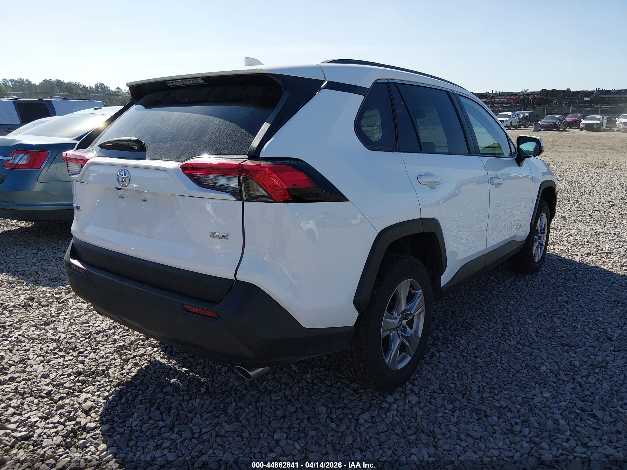 TOYOTA RAV4 image 4