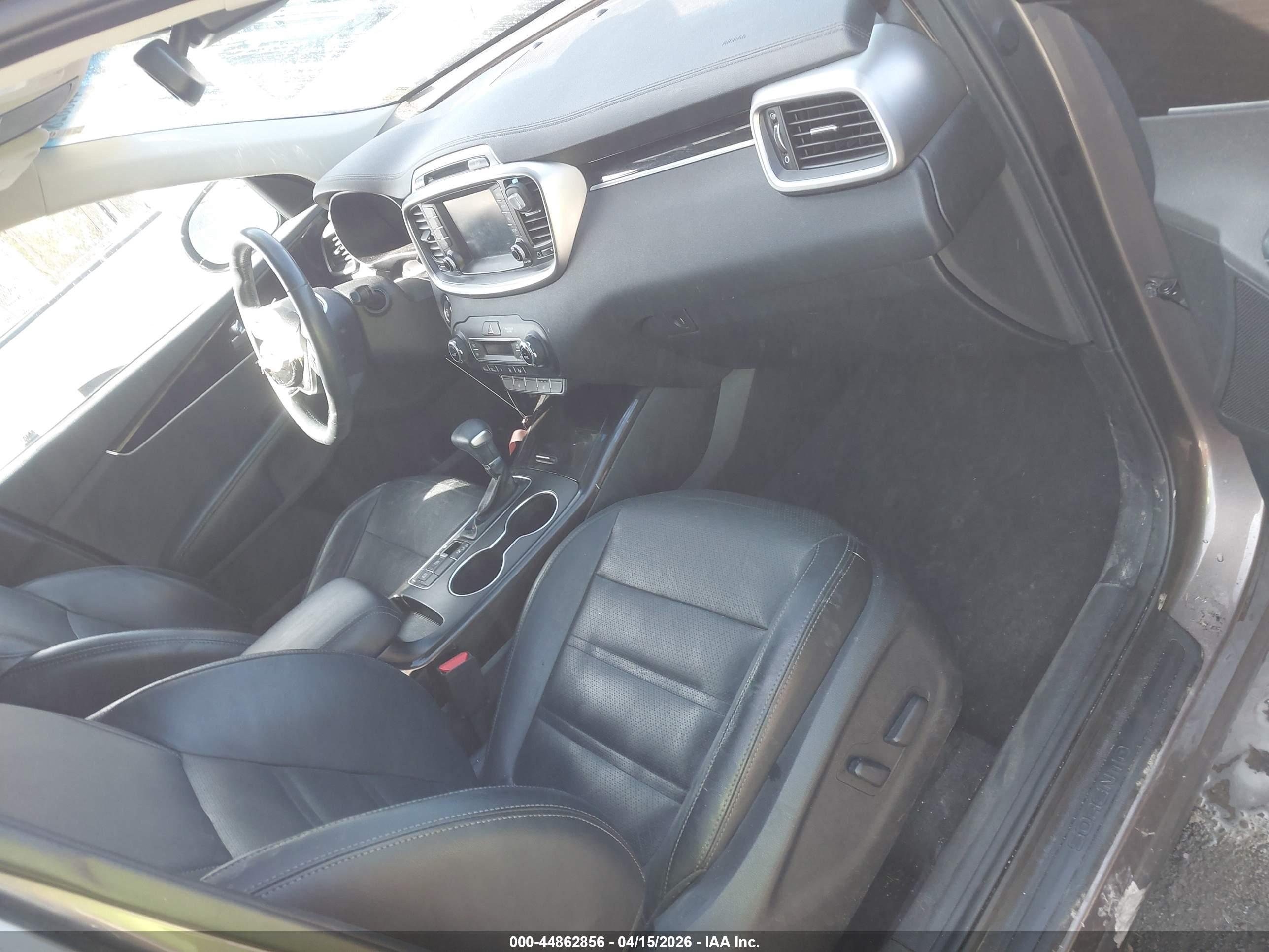 KIA SORENTO image 5
