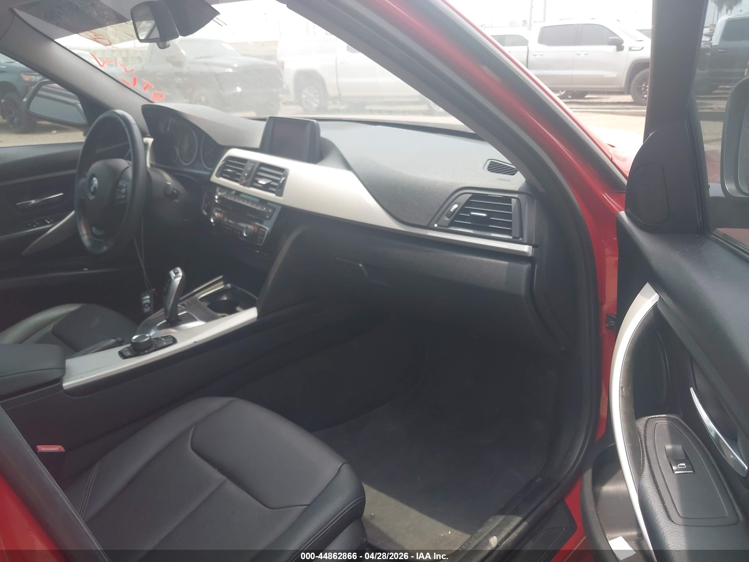 BMW 320I image 5