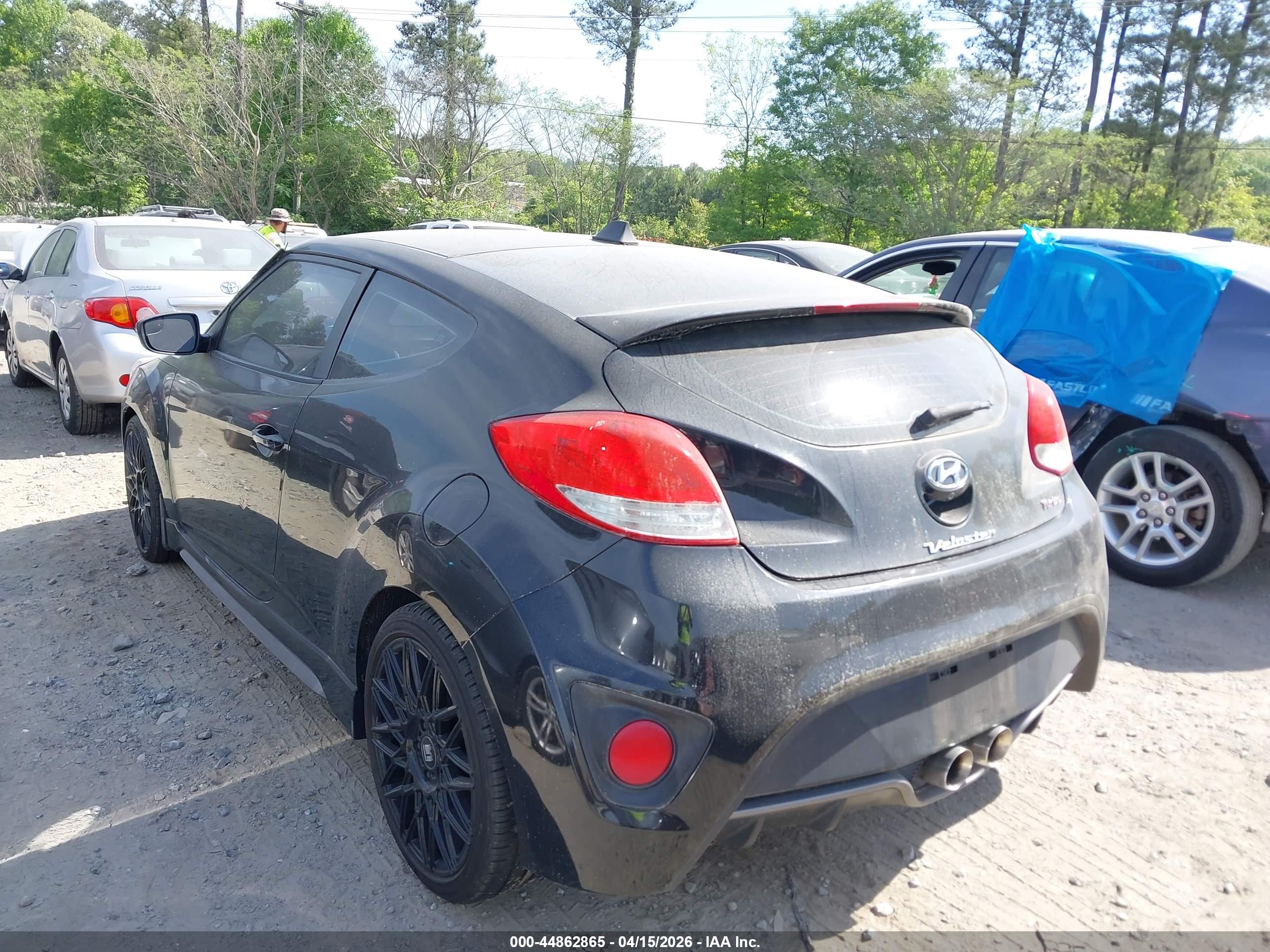 HYUNDAI VELOSTER image 3