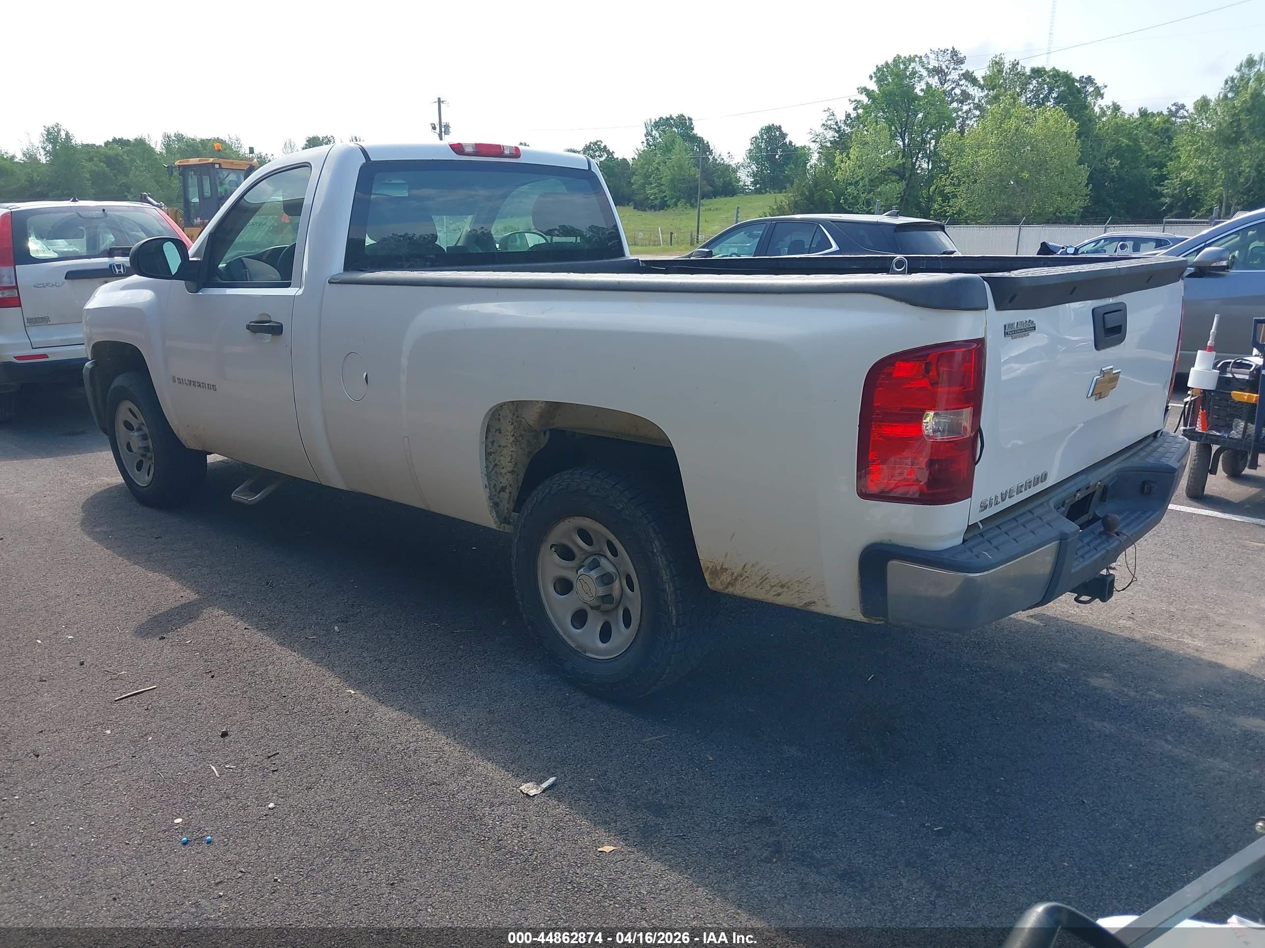 CHEVROLET SILVERADO image 3