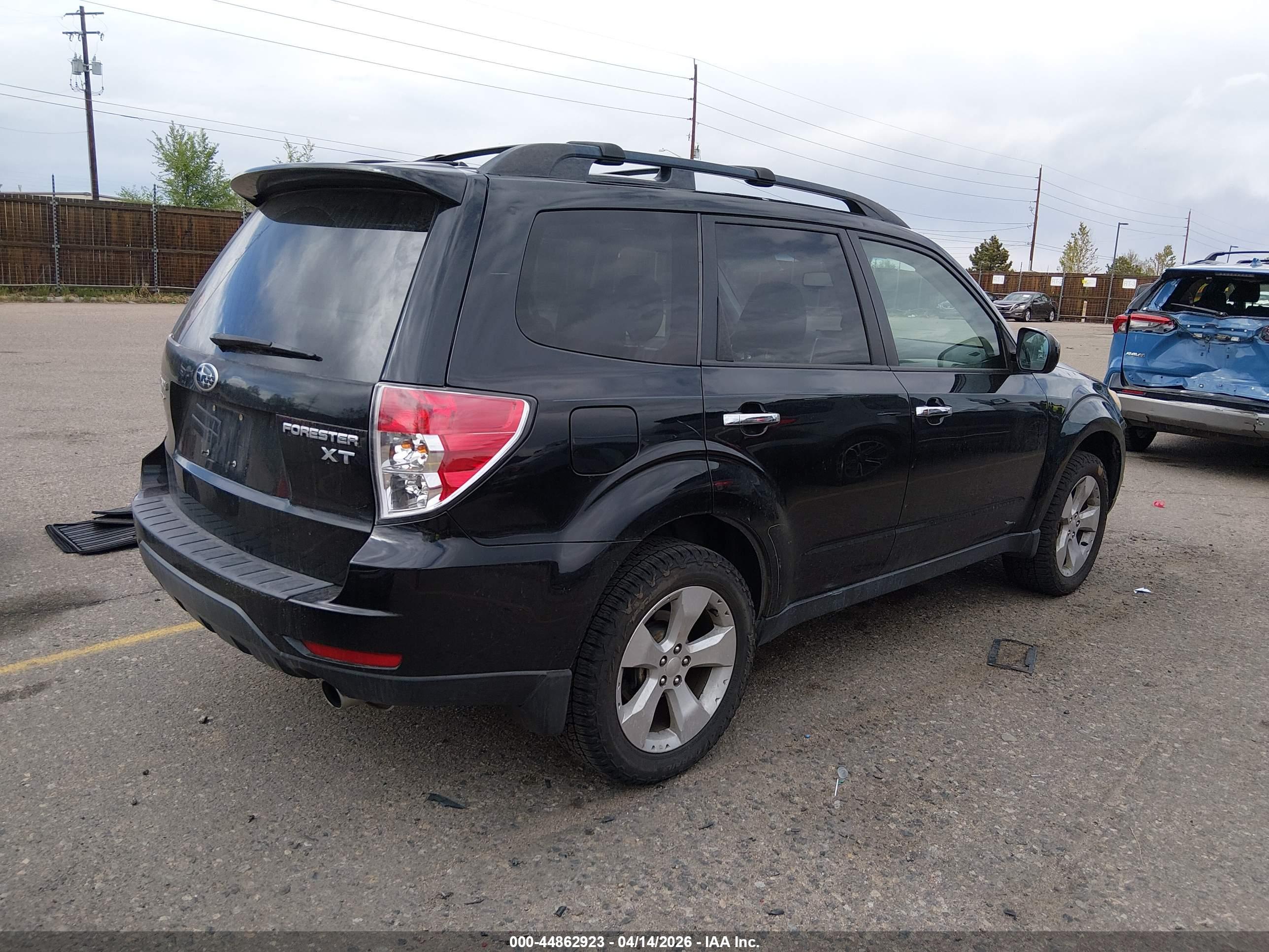 SUBARU FORESTER image 4