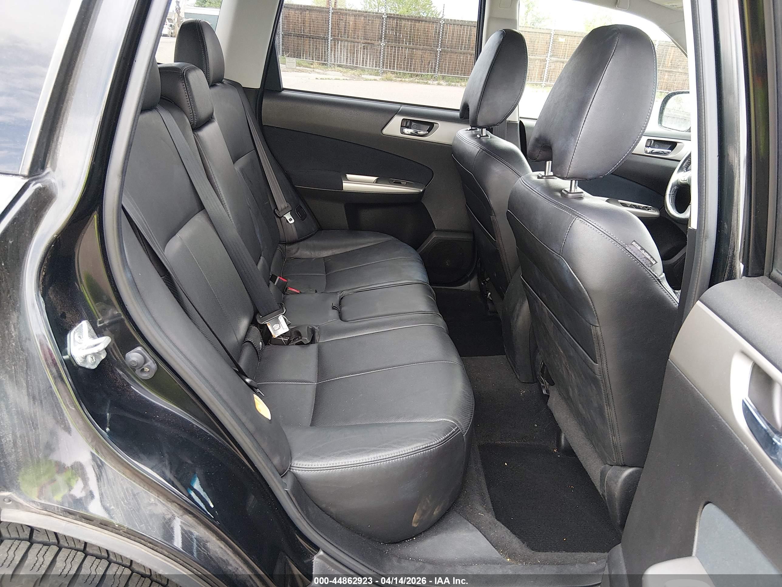 SUBARU FORESTER image 8