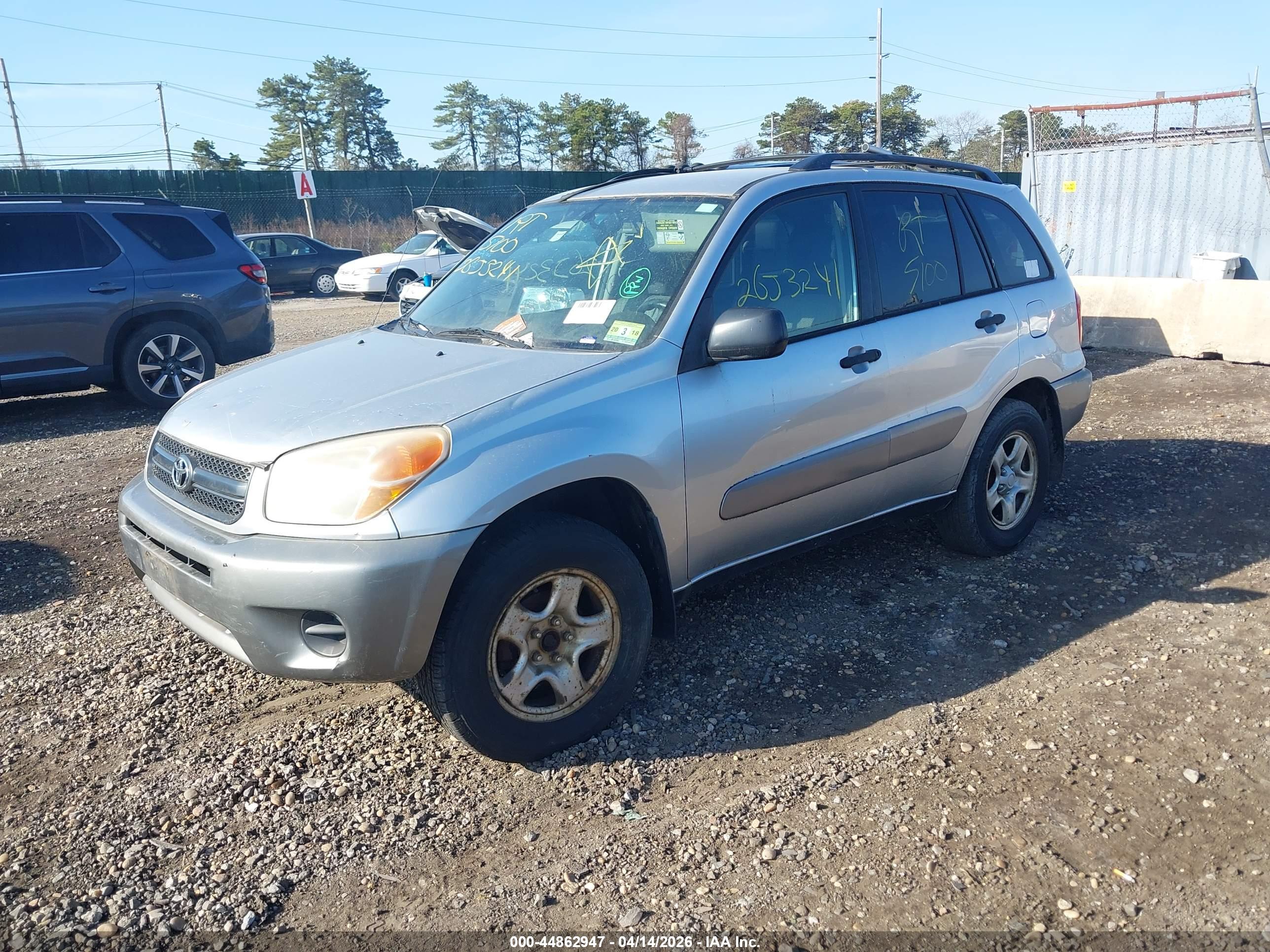 TOYOTA RAV4 image 2