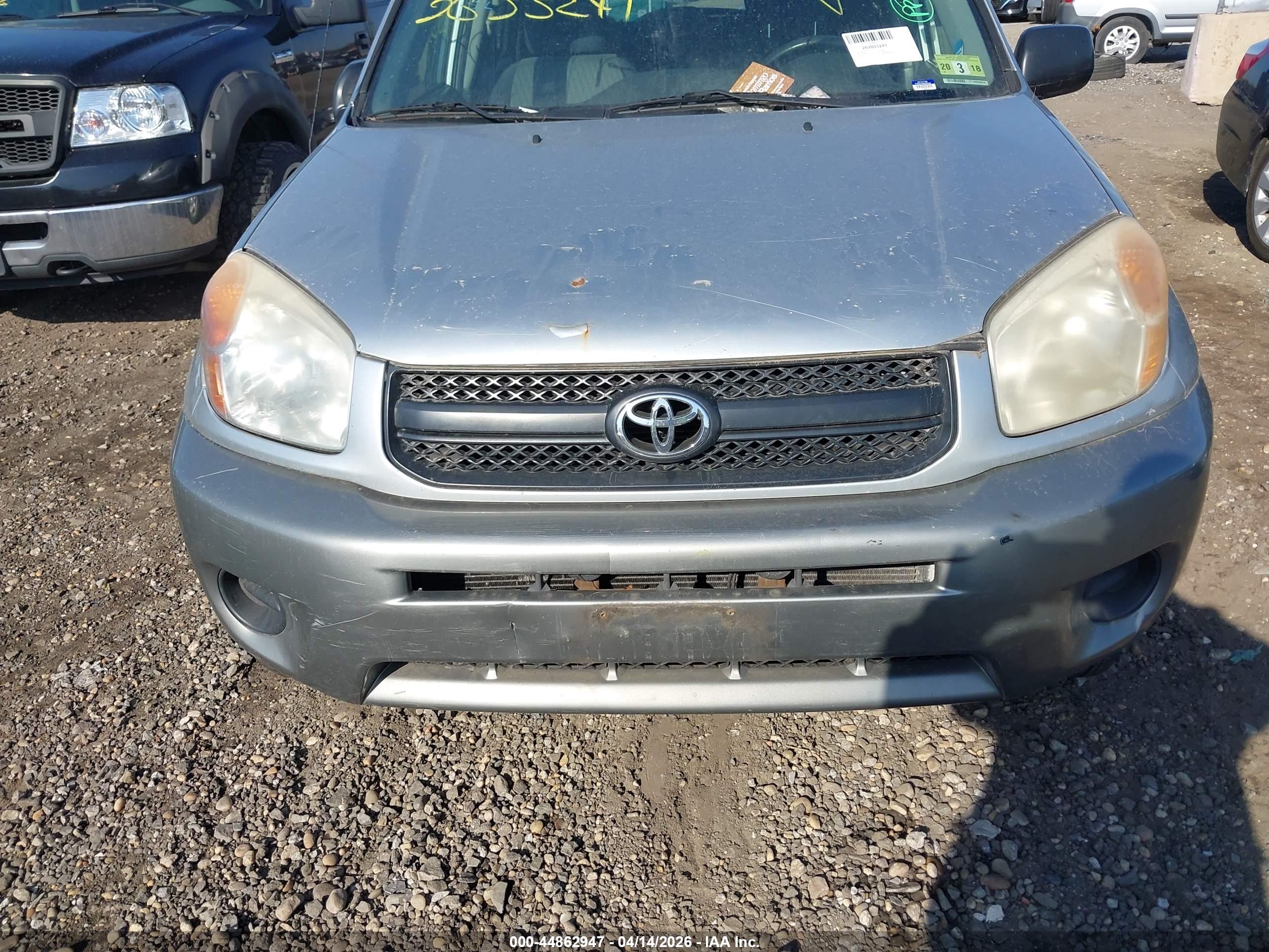 TOYOTA RAV4 image 6
