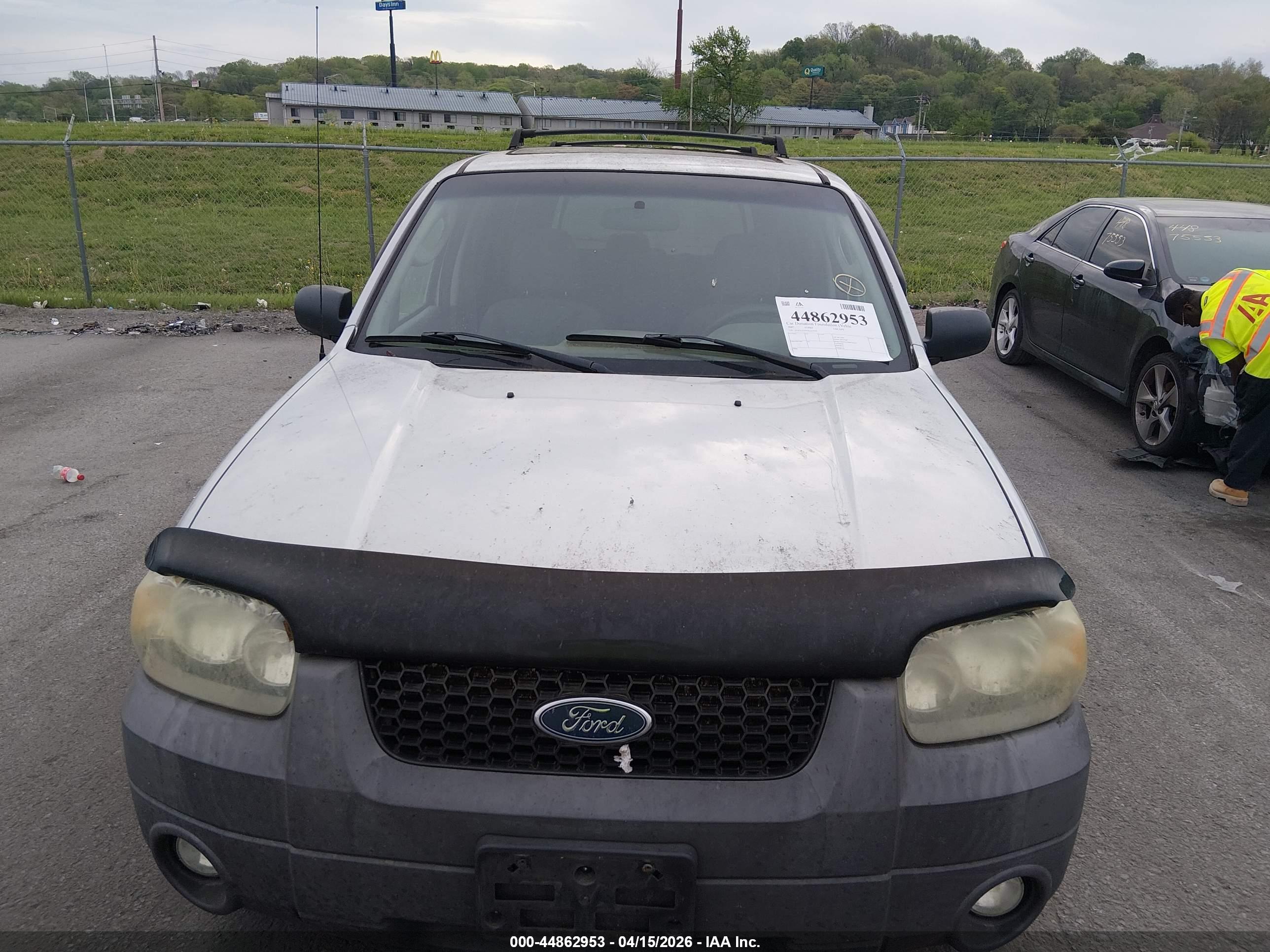 FORD ESCAPE image 6