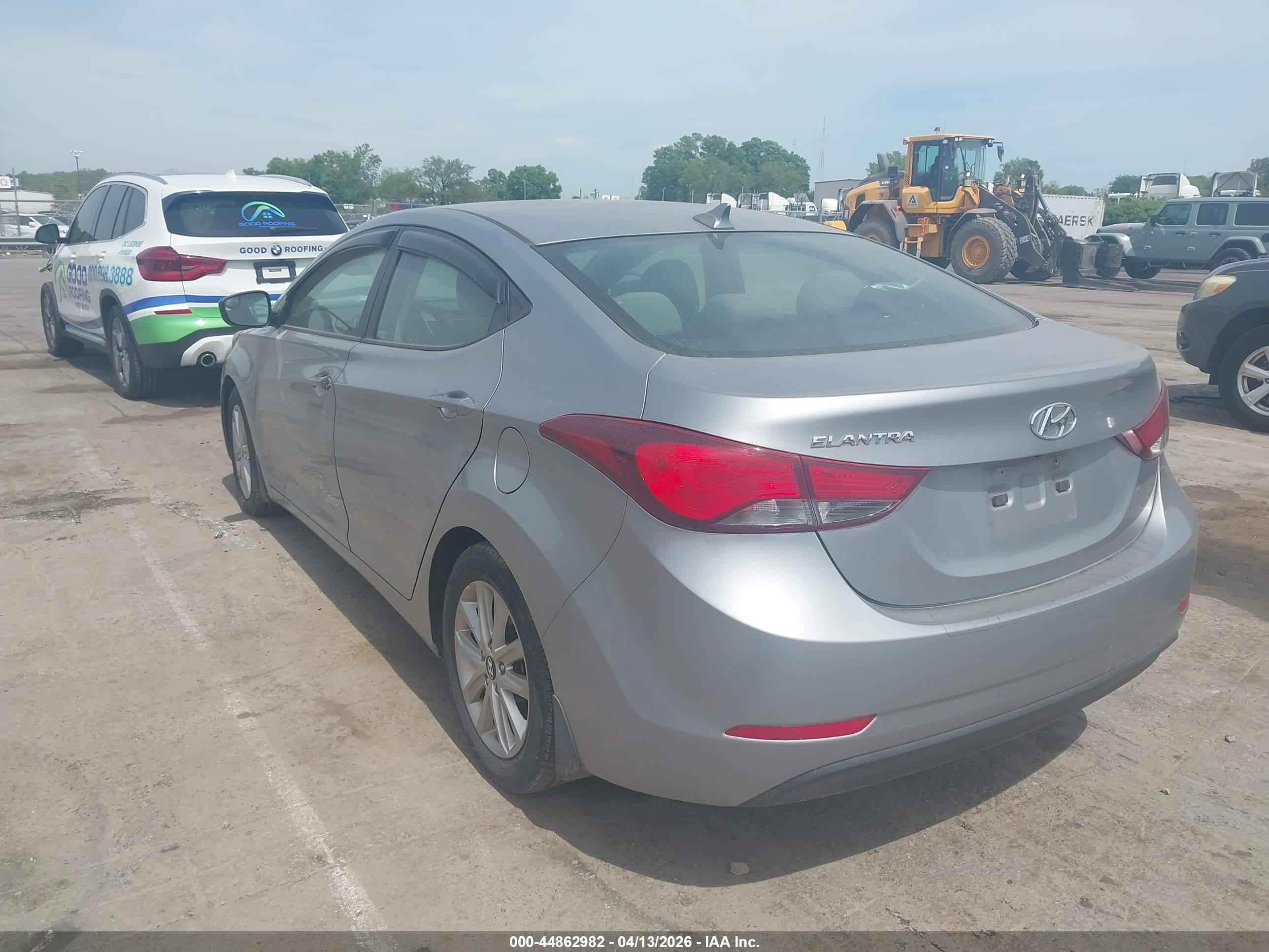 HYUNDAI ELANTRA image 3