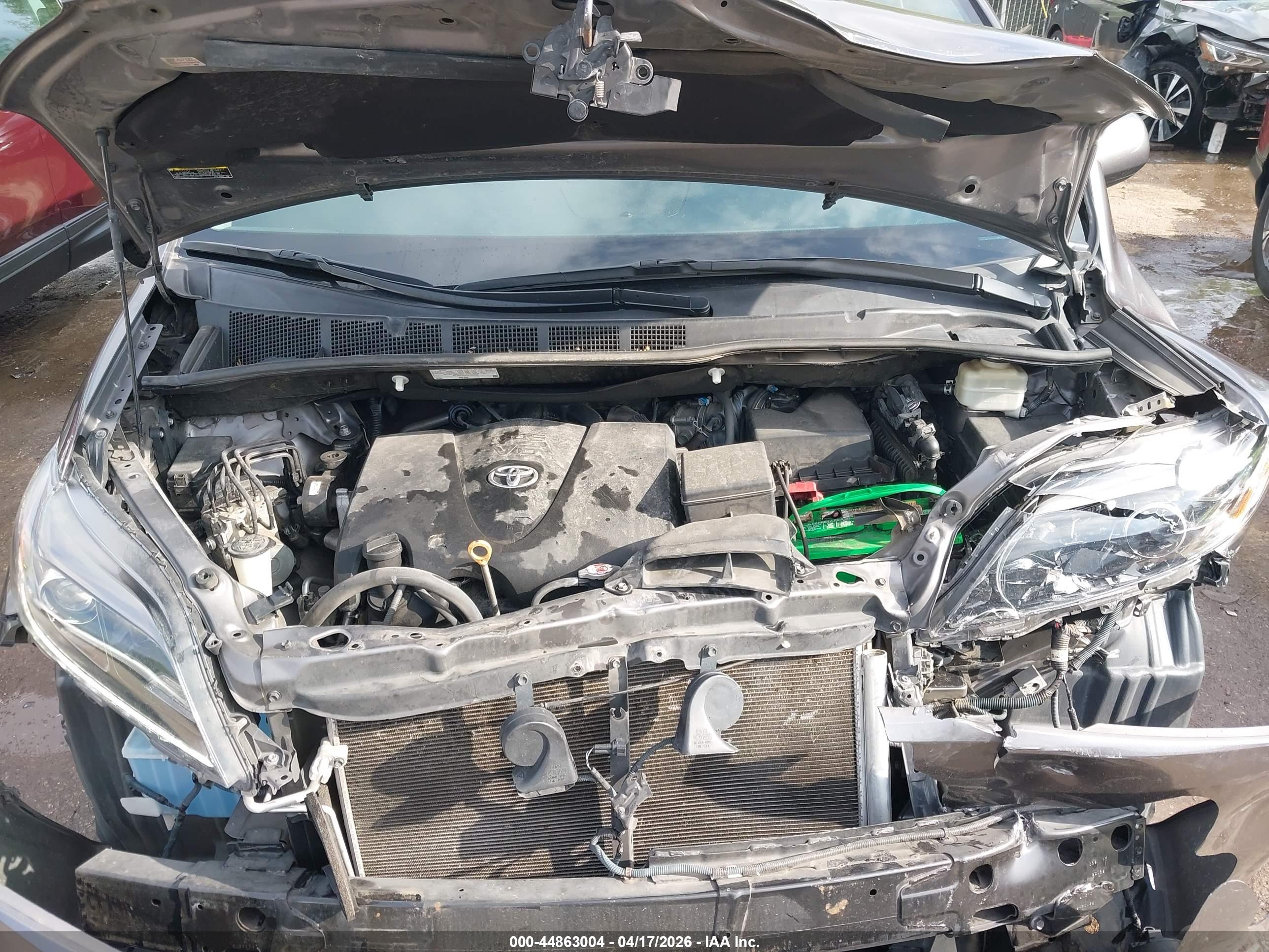 TOYOTA SIENNA image 10