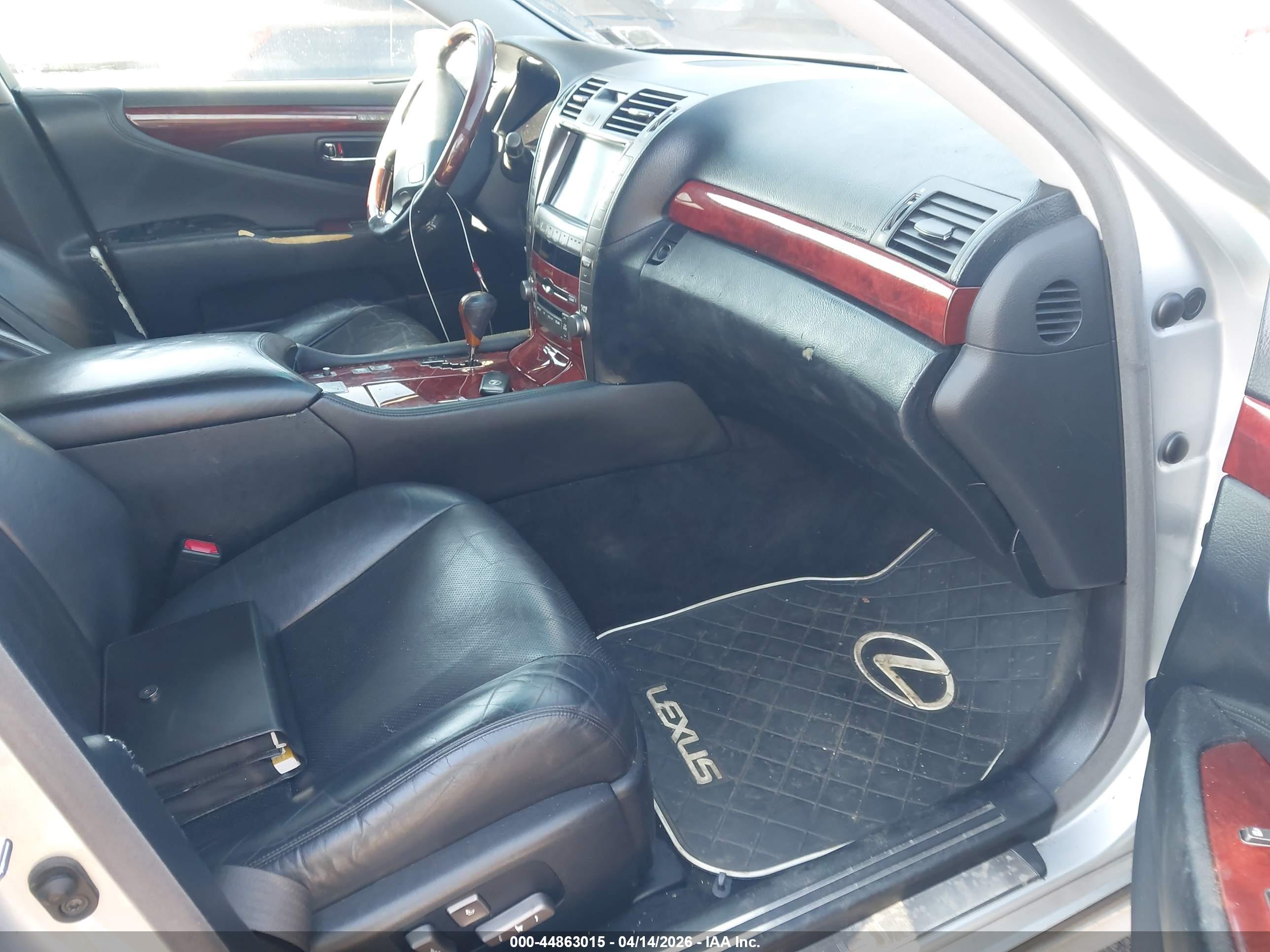 LEXUS LS image 5