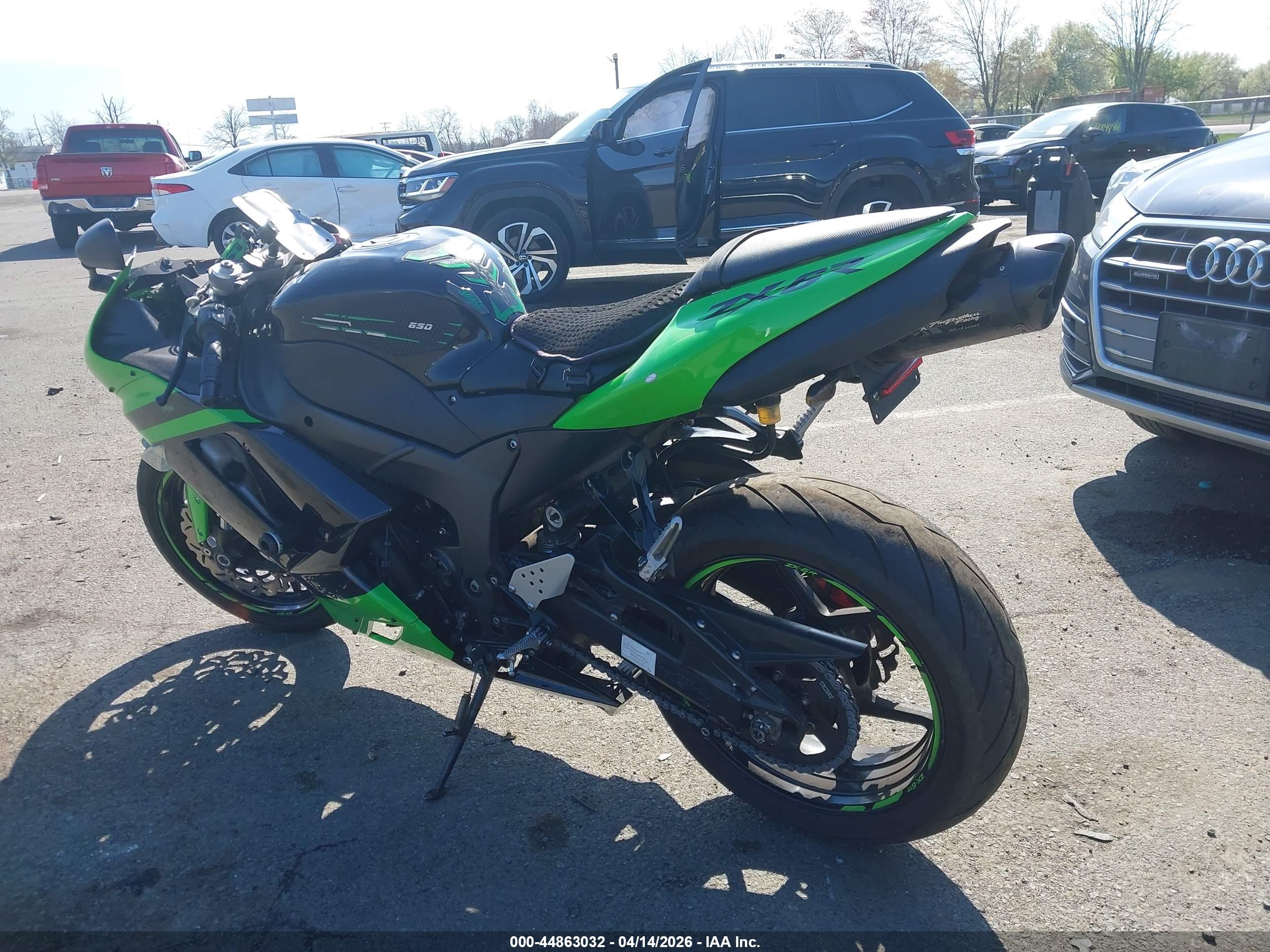 KAWASAKI ZX600 image 3