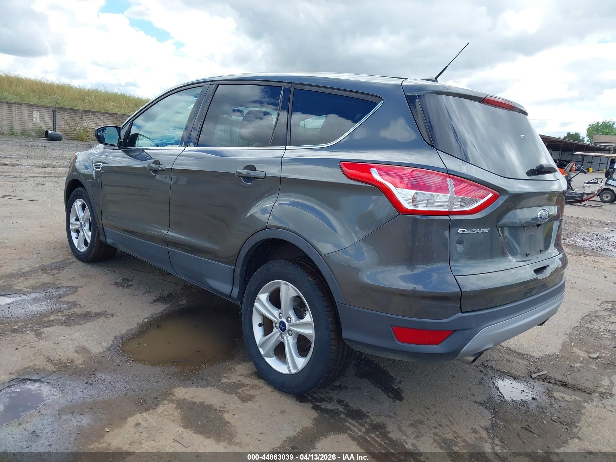 FORD ESCAPE image 3