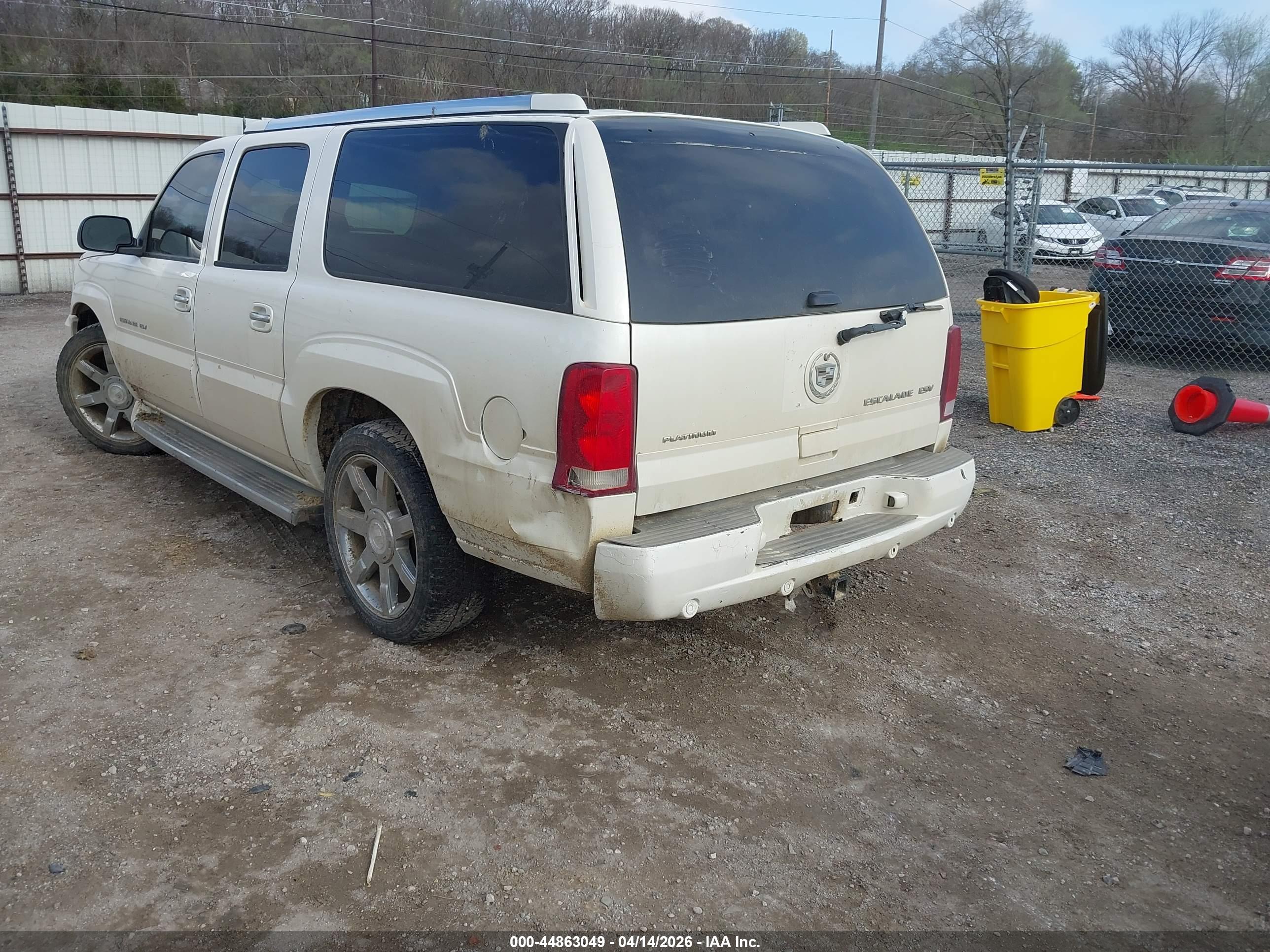 CADILLAC ESCALADE image 3