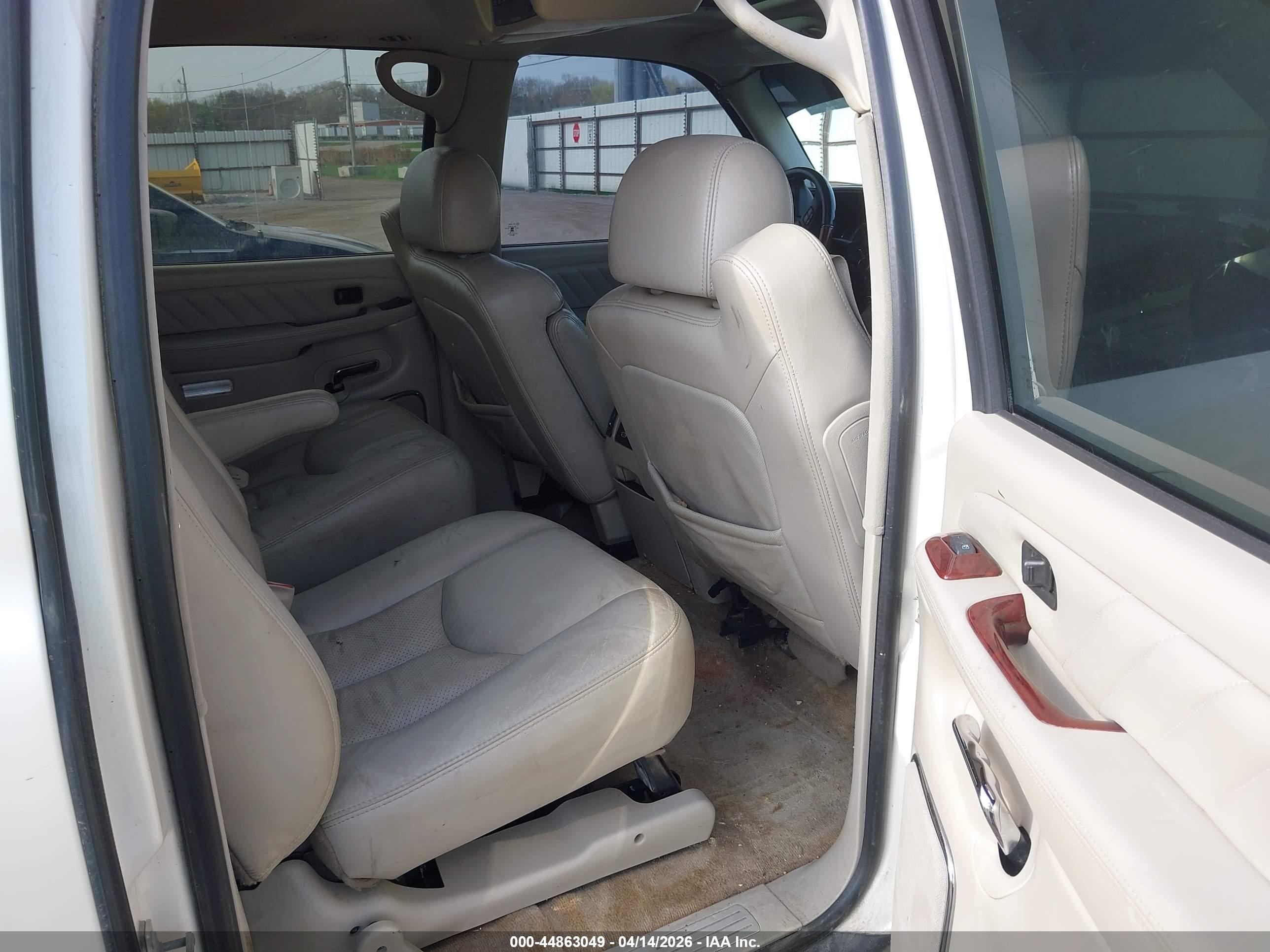 CADILLAC ESCALADE image 8
