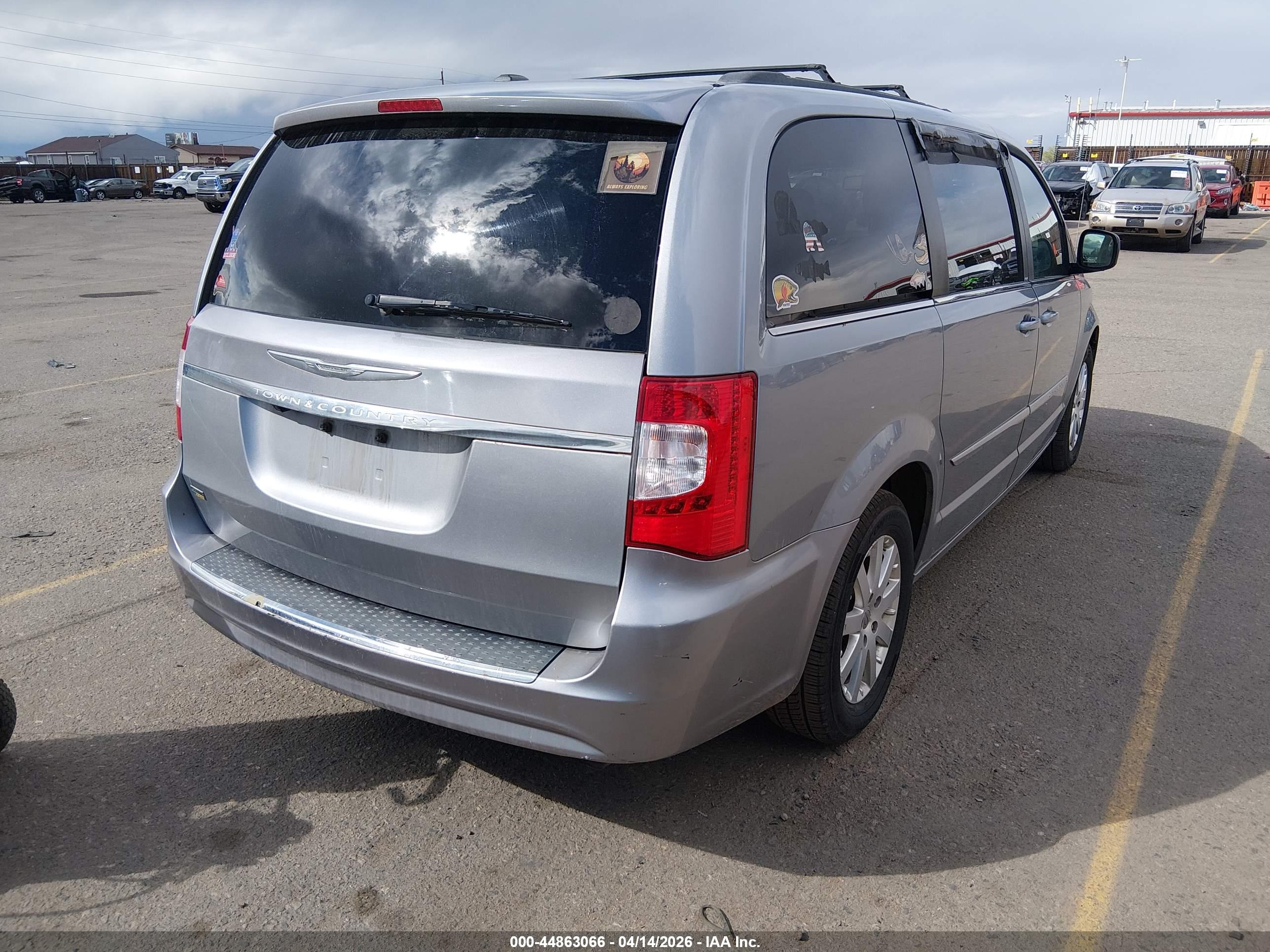 CHRYSLER TOWN image 4