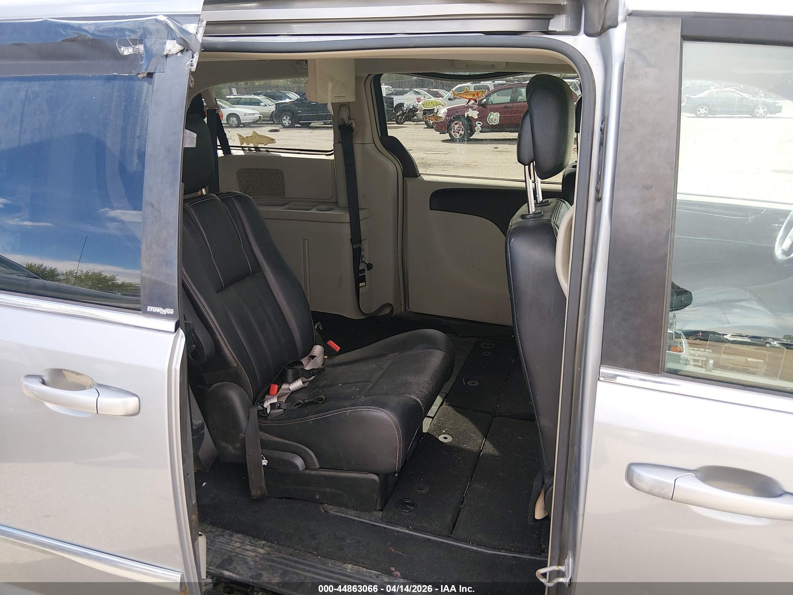 CHRYSLER TOWN image 8