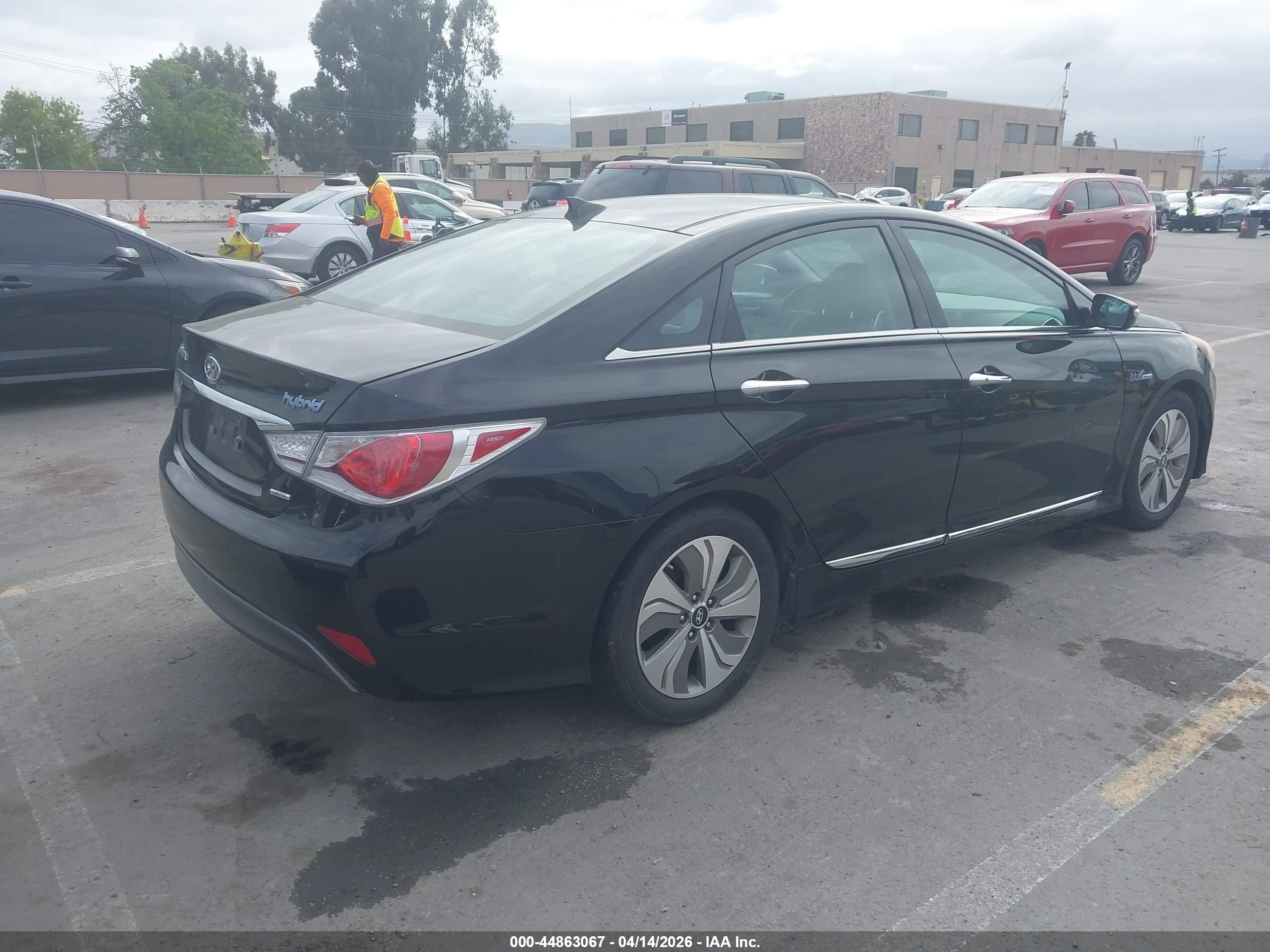 HYUNDAI SONATA image 4