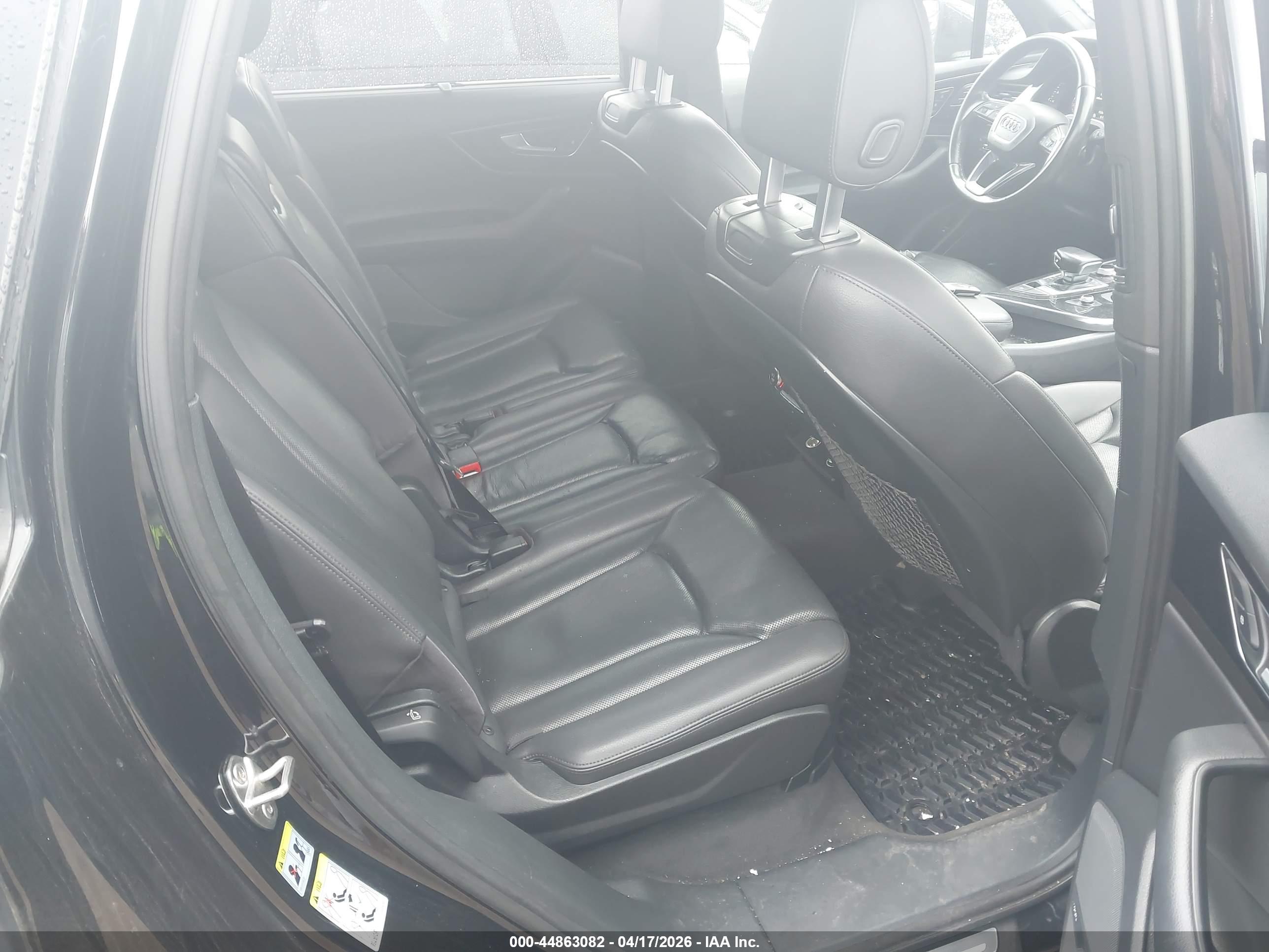 AUDI Q7 image 8