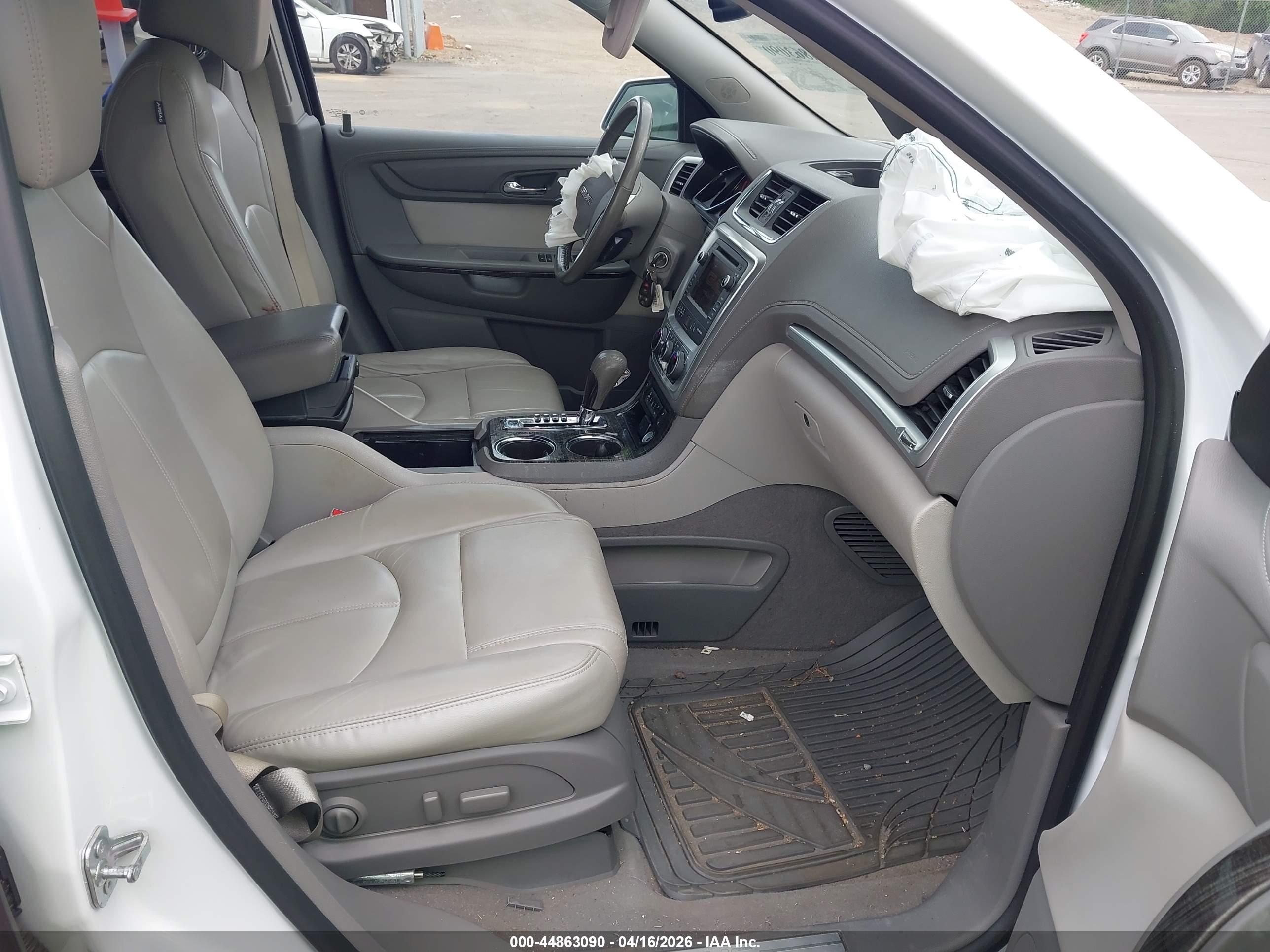 GMC ACADIA image 5