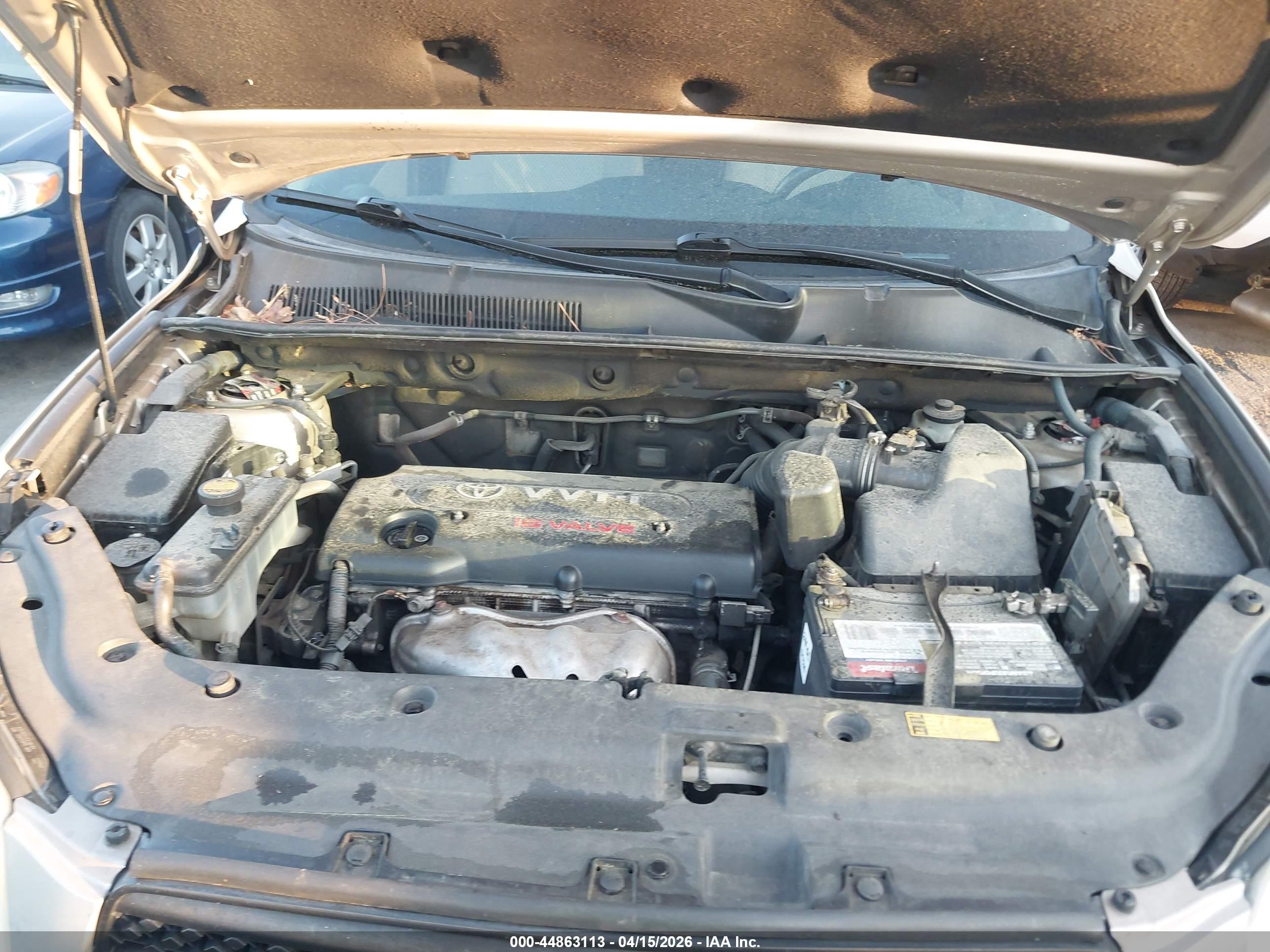 TOYOTA RAV4 image 10