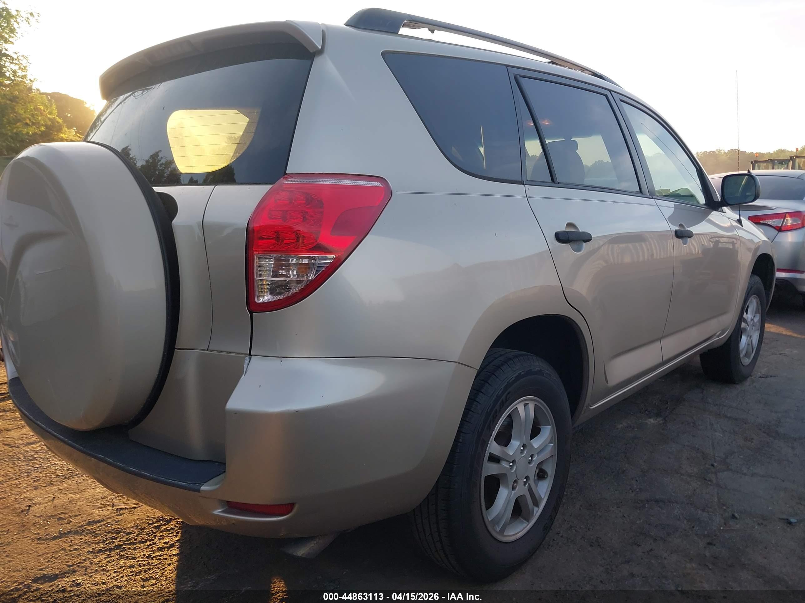 TOYOTA RAV4 image 4